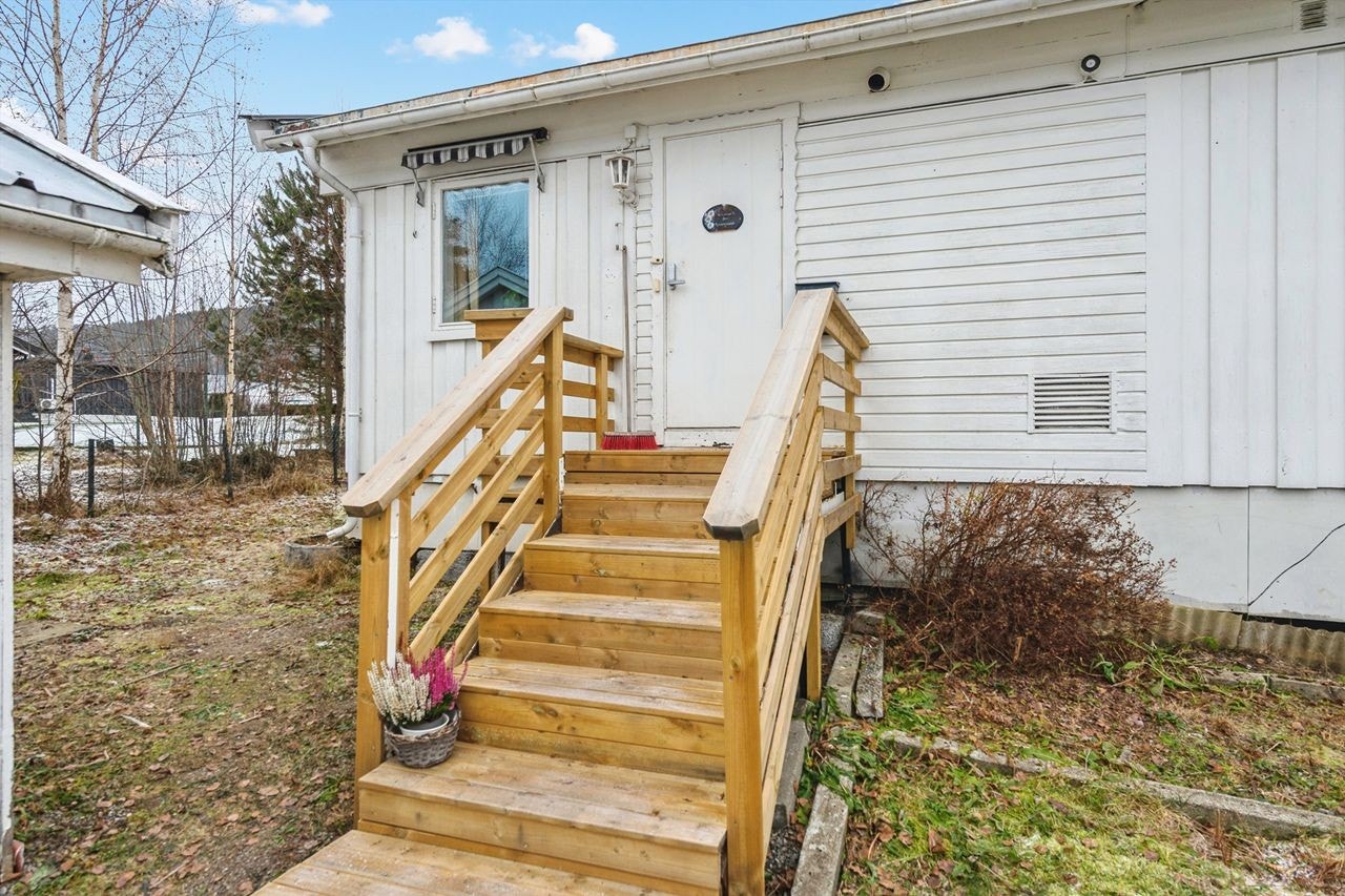 Et hyggelig inngangsparti ønsker deg velkommen inn. Galleribilde