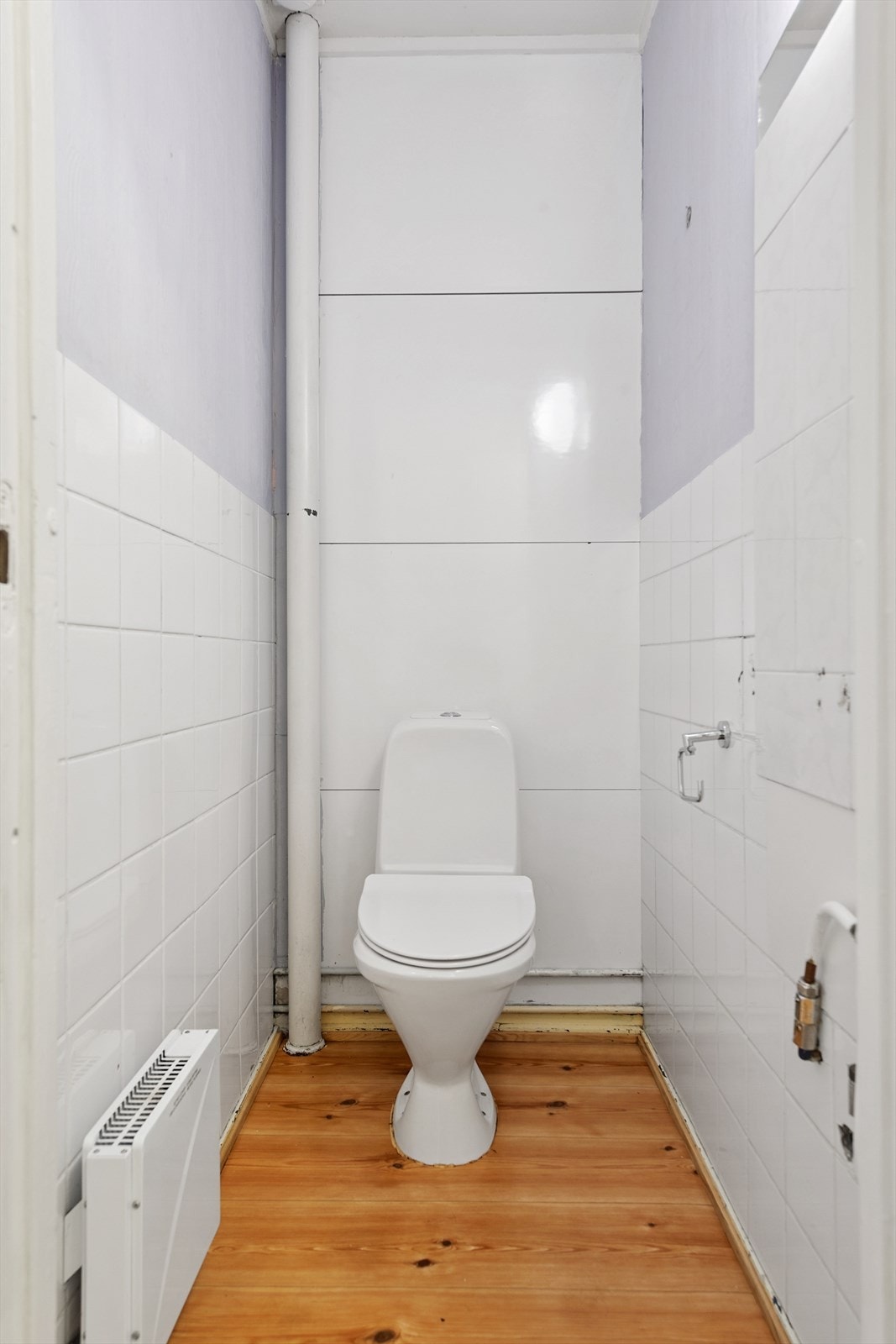 Boligen har et praktisk, separat toalettrom. Galleribilde