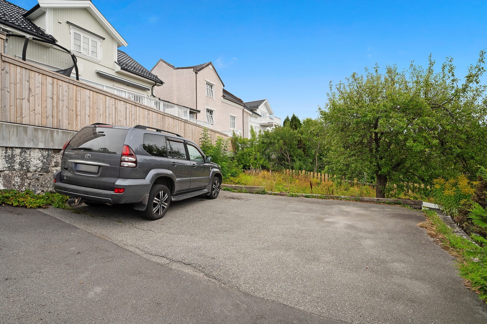 Det medfølger parkering til leiligheten. Galleribilde