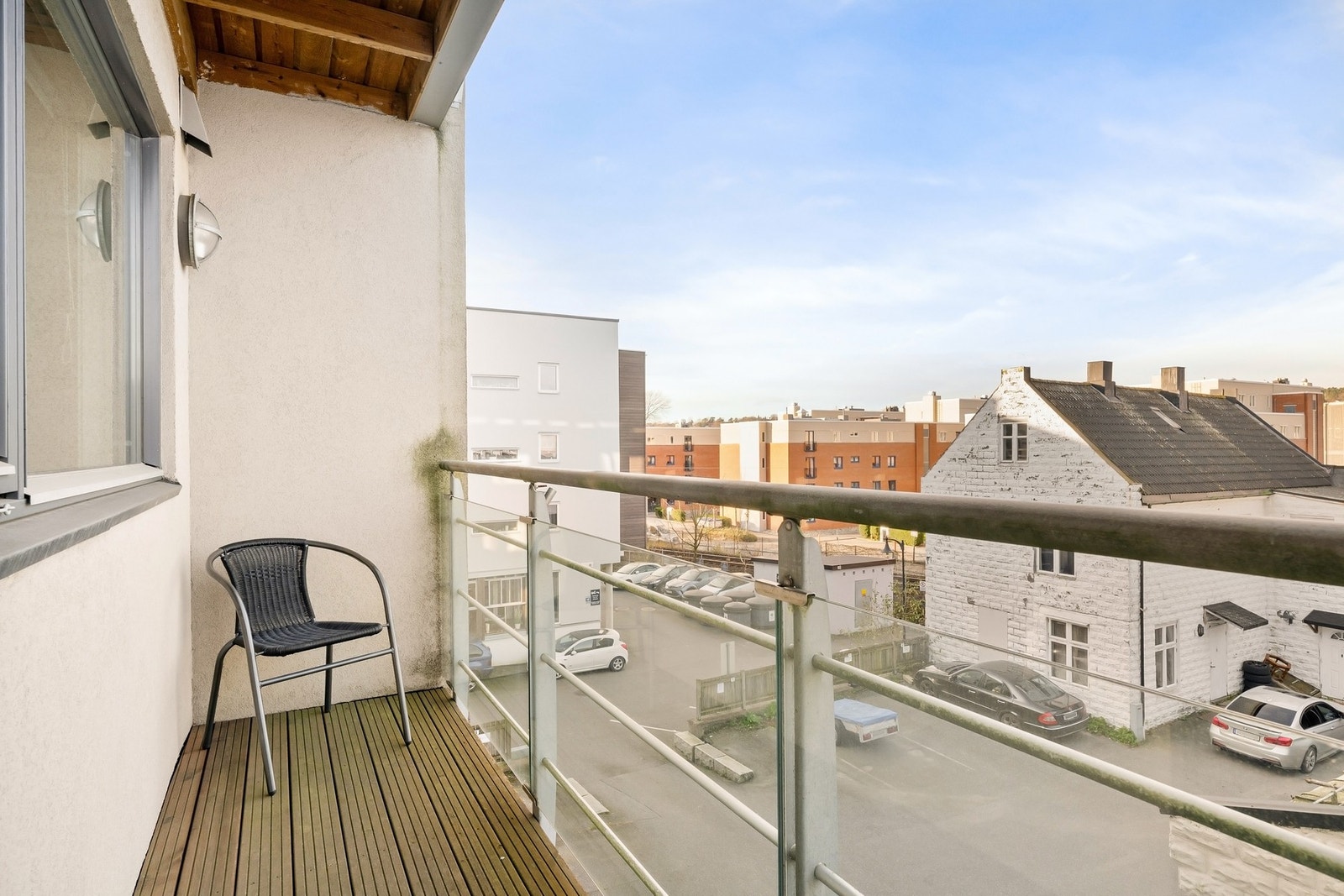 Vestvendt balkong vendt mot sjøen Galleribilde