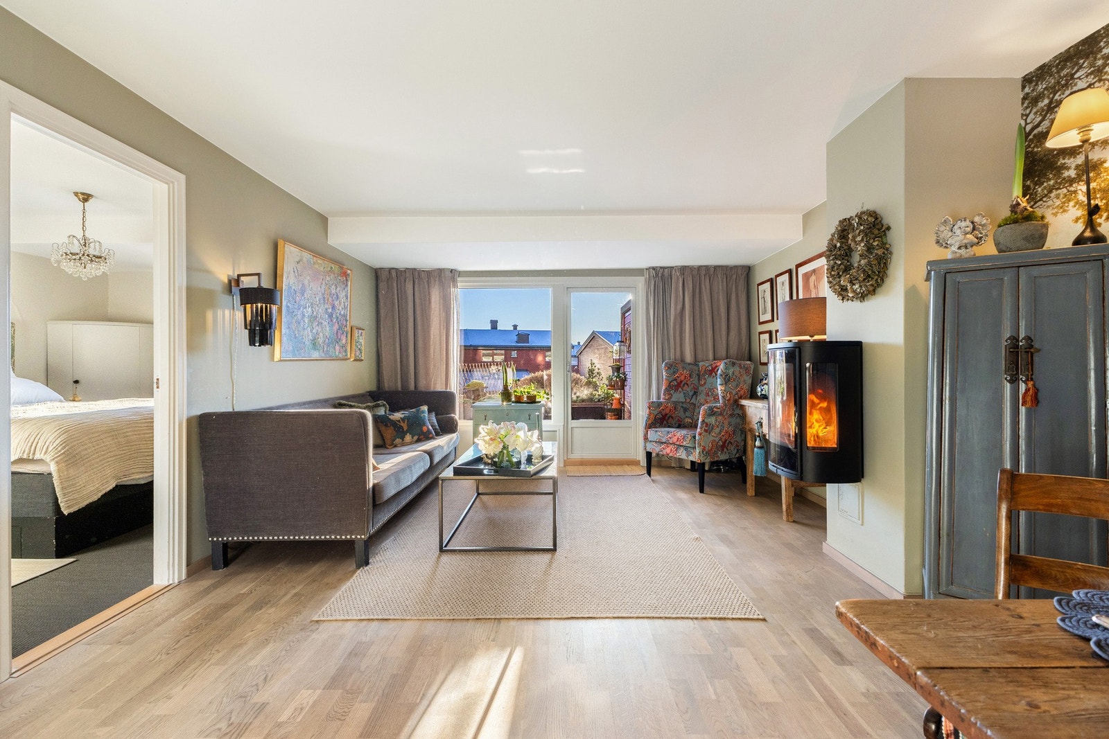 Velkommen til Fossumhavene 58 - presentert av Elise Riise Johnsen, tlf. 90 11 08 66. Fotograf: Natalie Harlia. Galleribilde