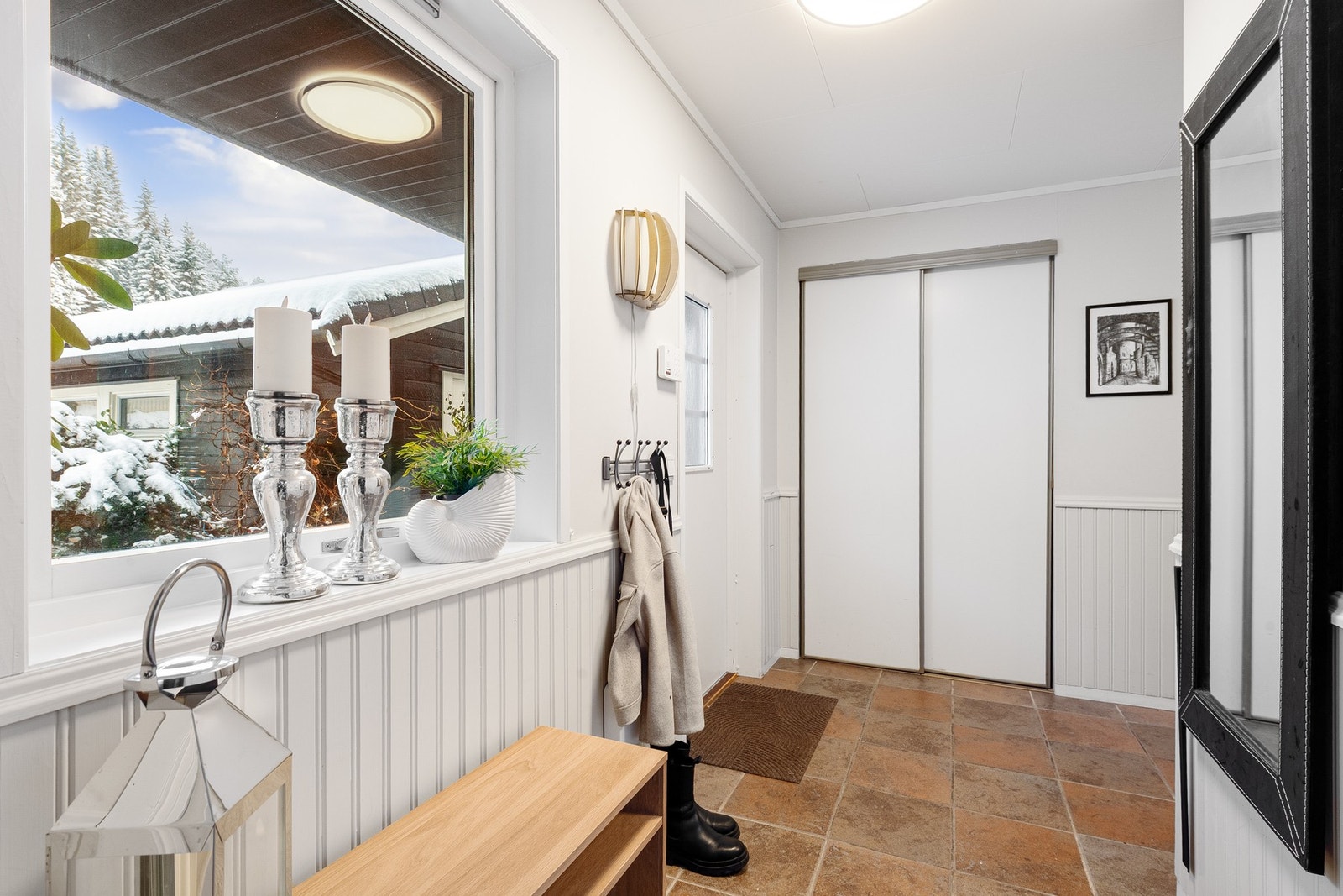 Oppbevaring med skyvedører Galleribilde