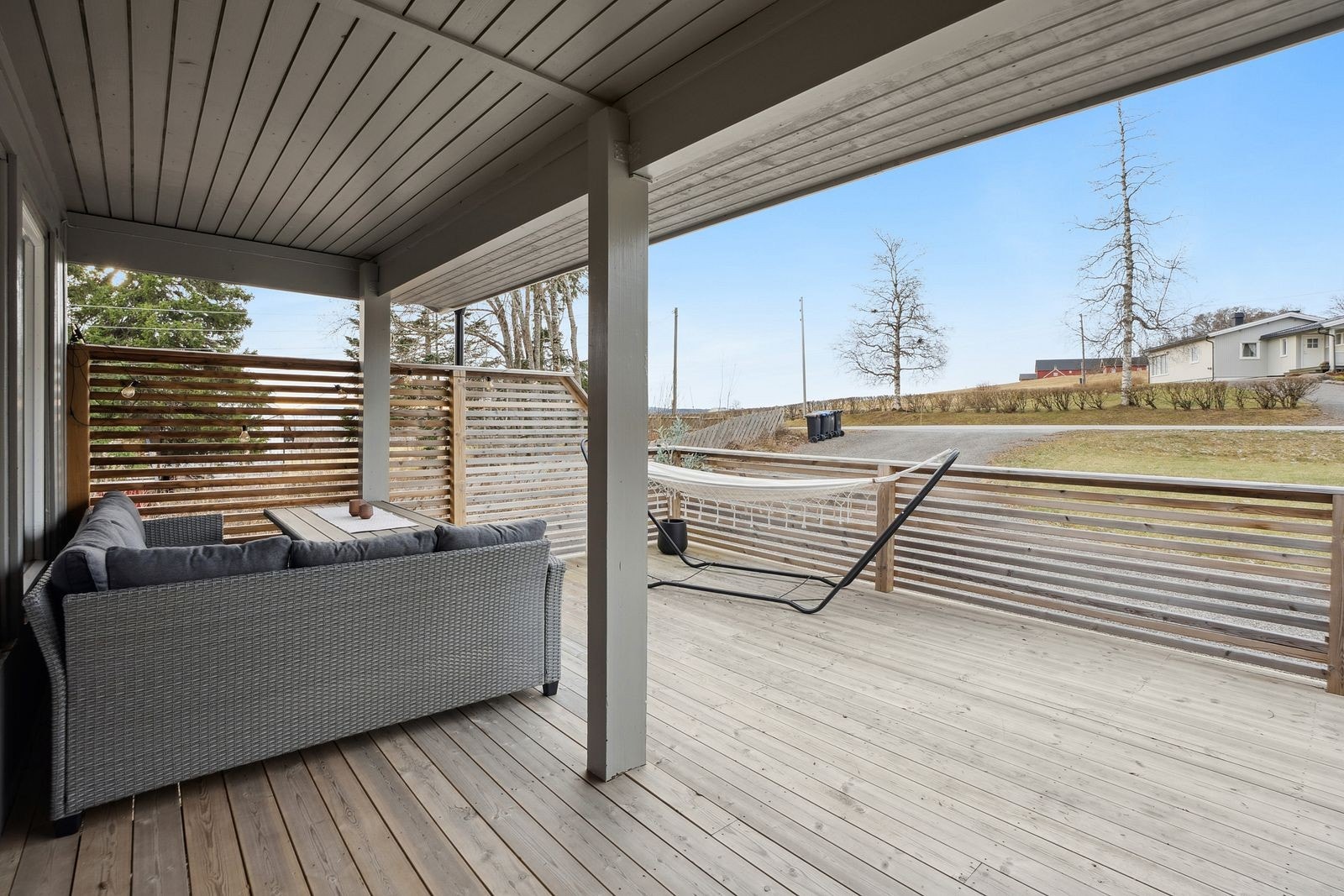 God plass til å invitere familie og venner til en hyggelig sommerdag. Galleribilde