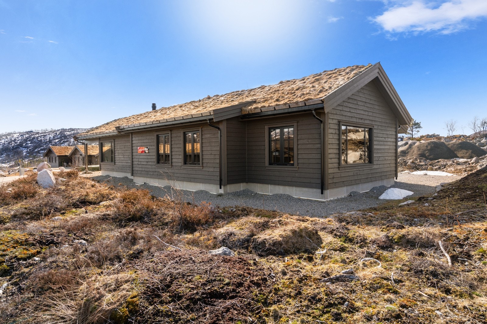 Innesrt i blindvei på toppen av Hoppmannsknuten. Gode solforhold og ca 20 meter til skisporet. Galleribilde