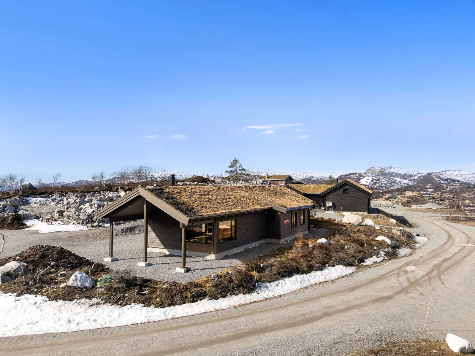 Området begynner å nærme seg ferdig utbygget, så det er snart siste sjange for å sikre seg helt ny hytte på Øvre Hoppmannsknuten. Galleribilde