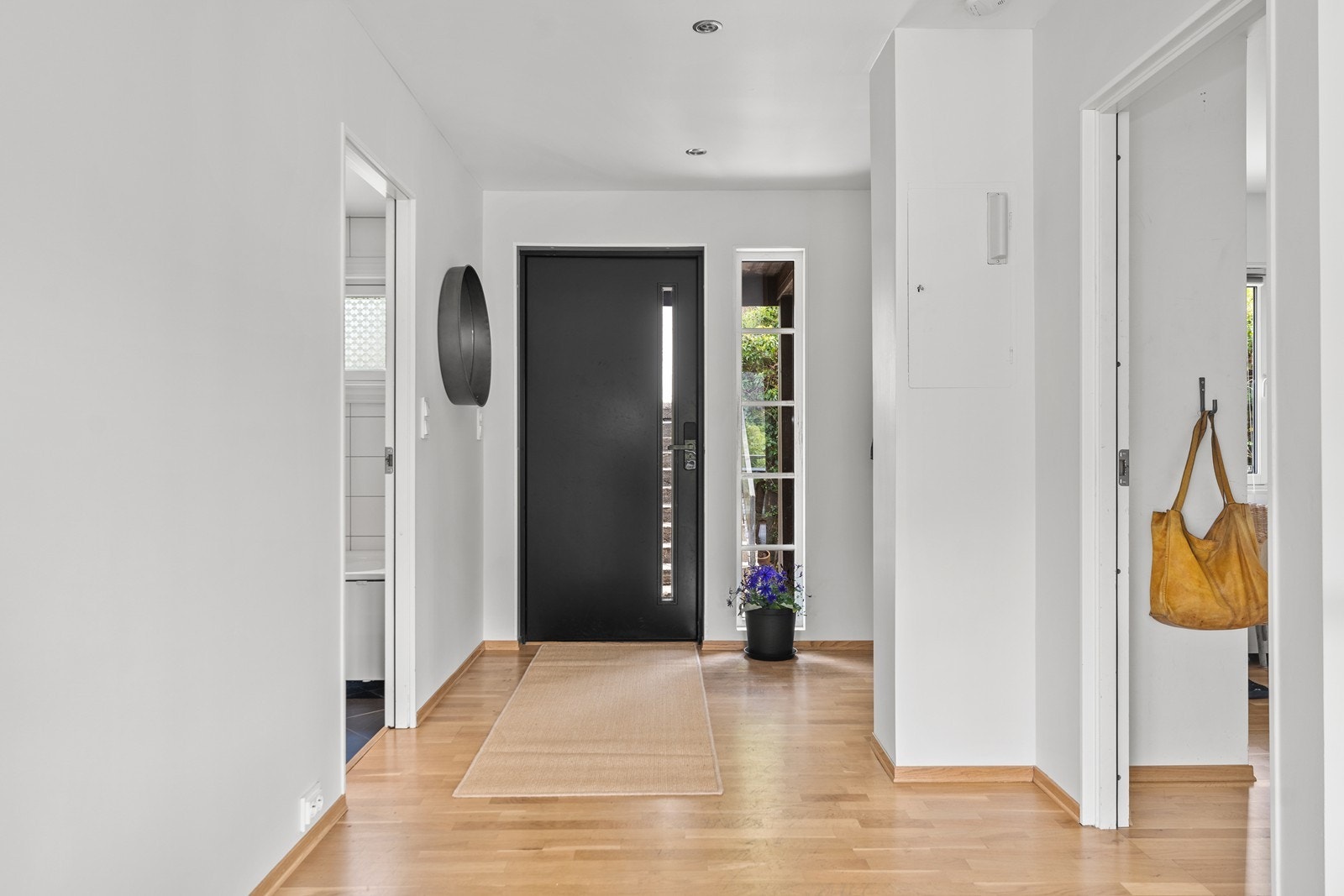 Stort og praktisk inngangsparti. Galleribilde