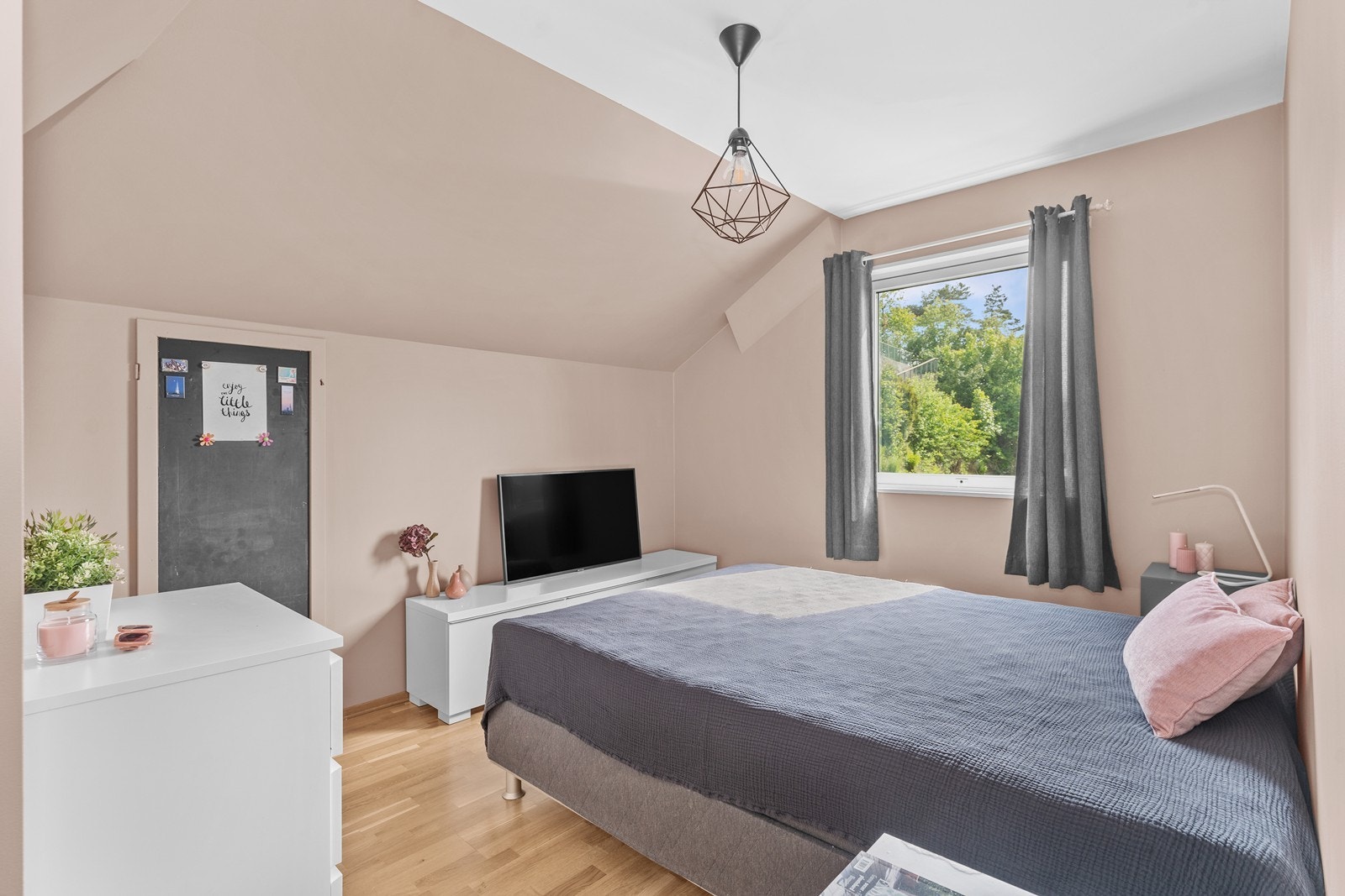 Soverom med kott. Galleribilde