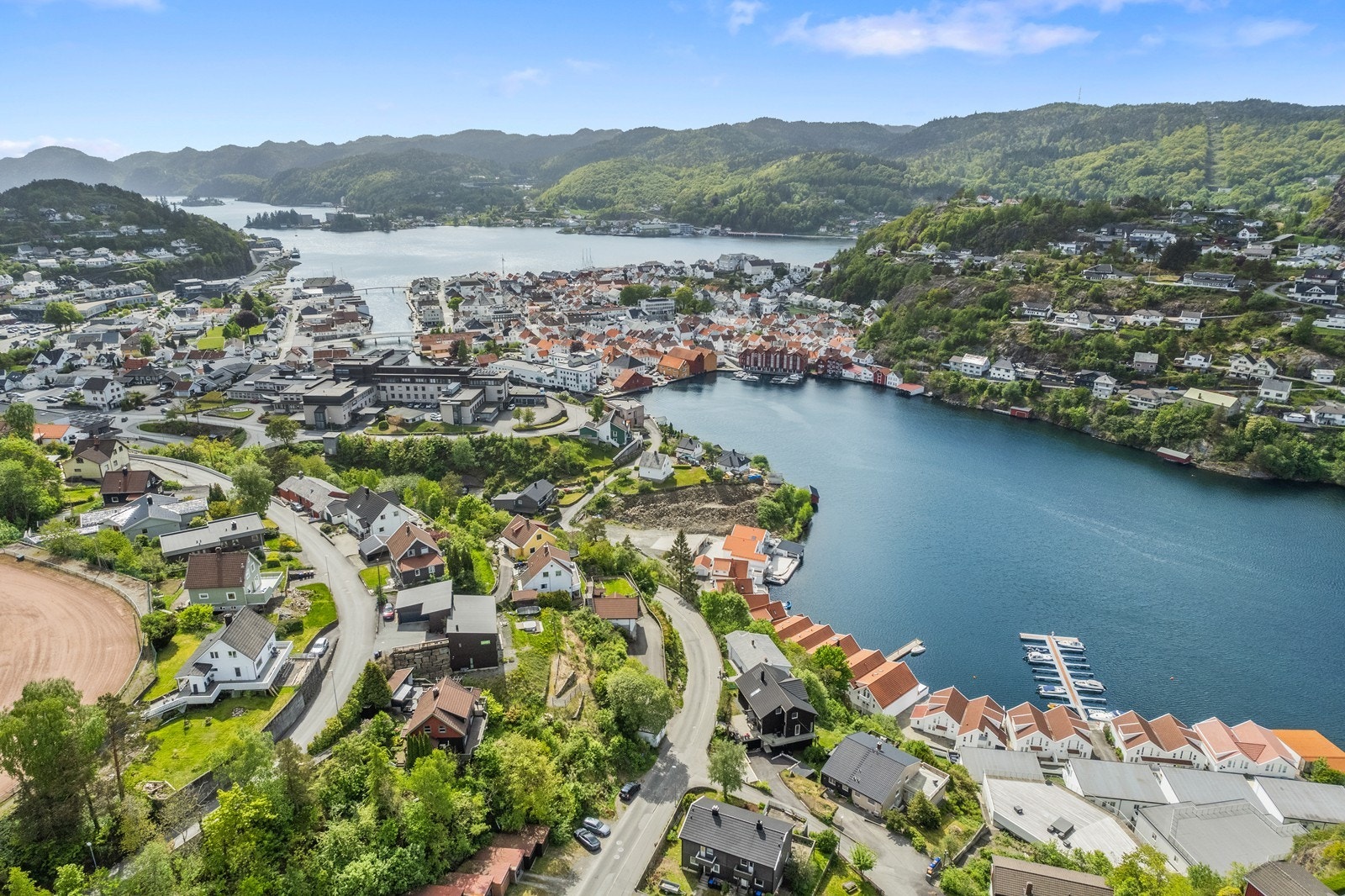 Gangavstand ned til sykehuset. Galleribilde