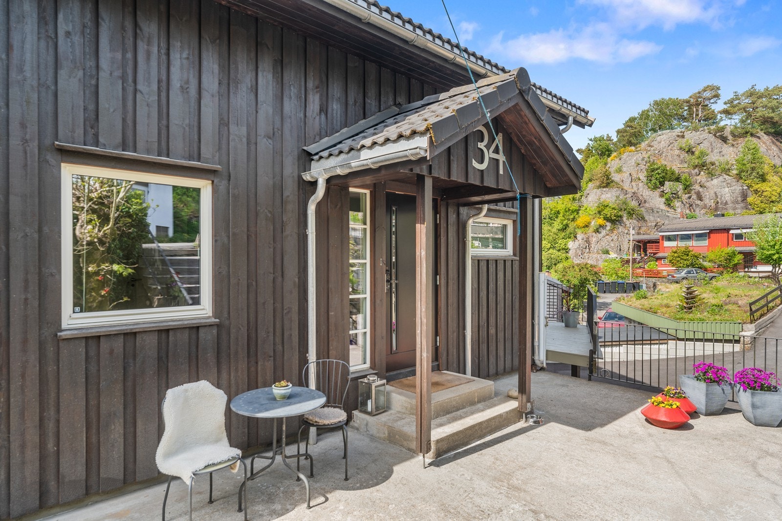 Inngangsparti med støpt dekke. Galleribilde