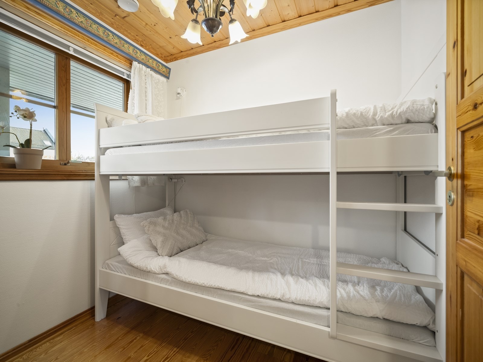 Kontor i første etasje Galleribilde