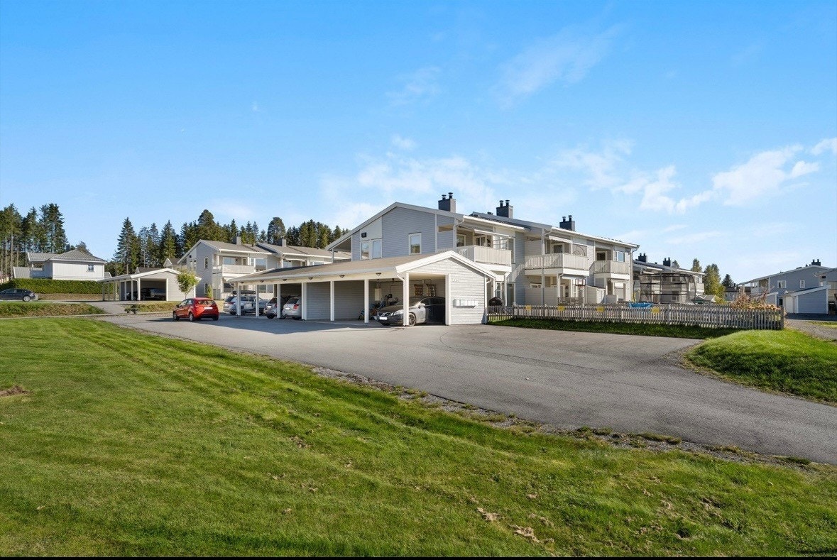 P-plass i carport Galleribilde