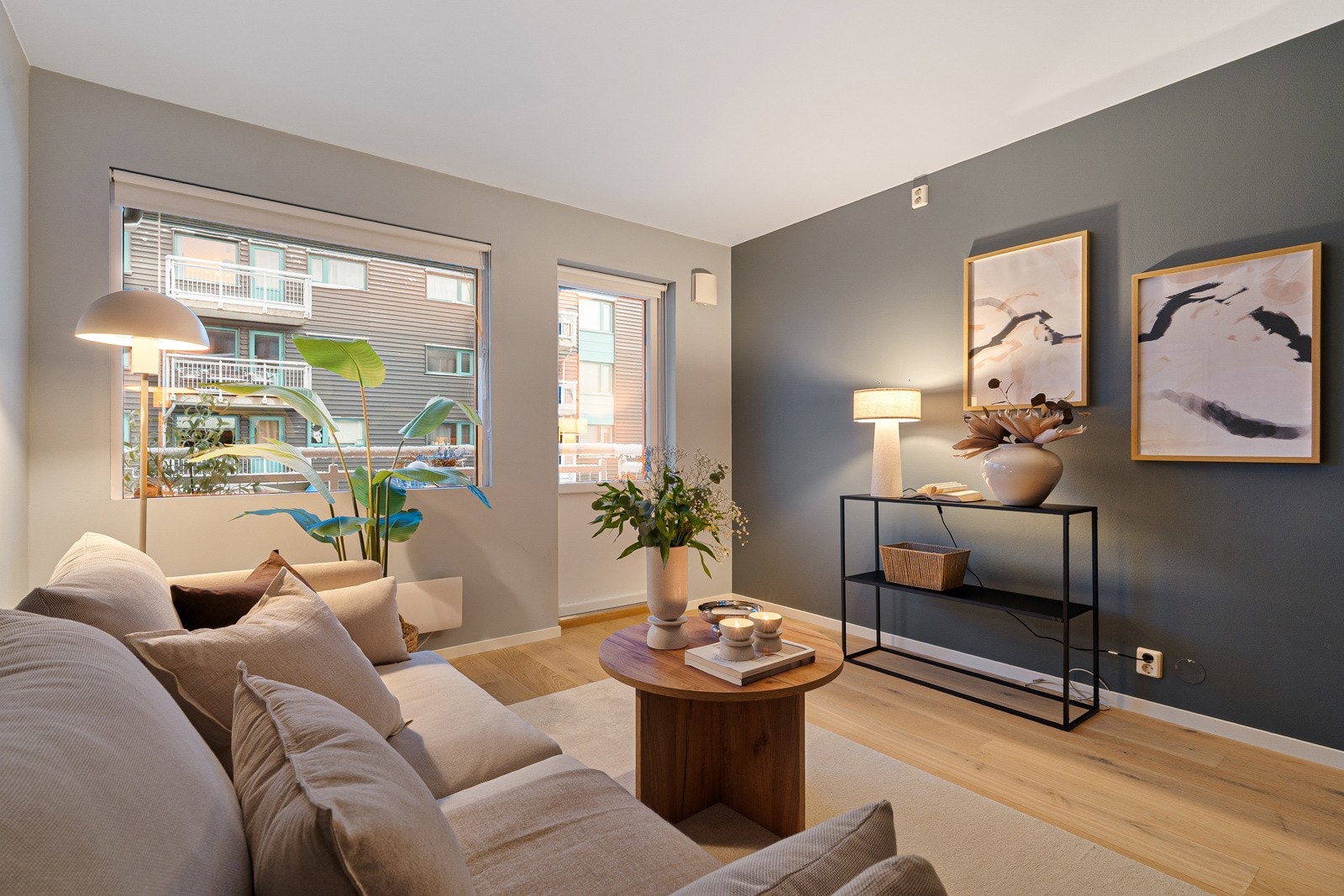 Leiligheten ble oppusset av tidligere eier i ca 2021 og holder en fin standard. Galleribilde