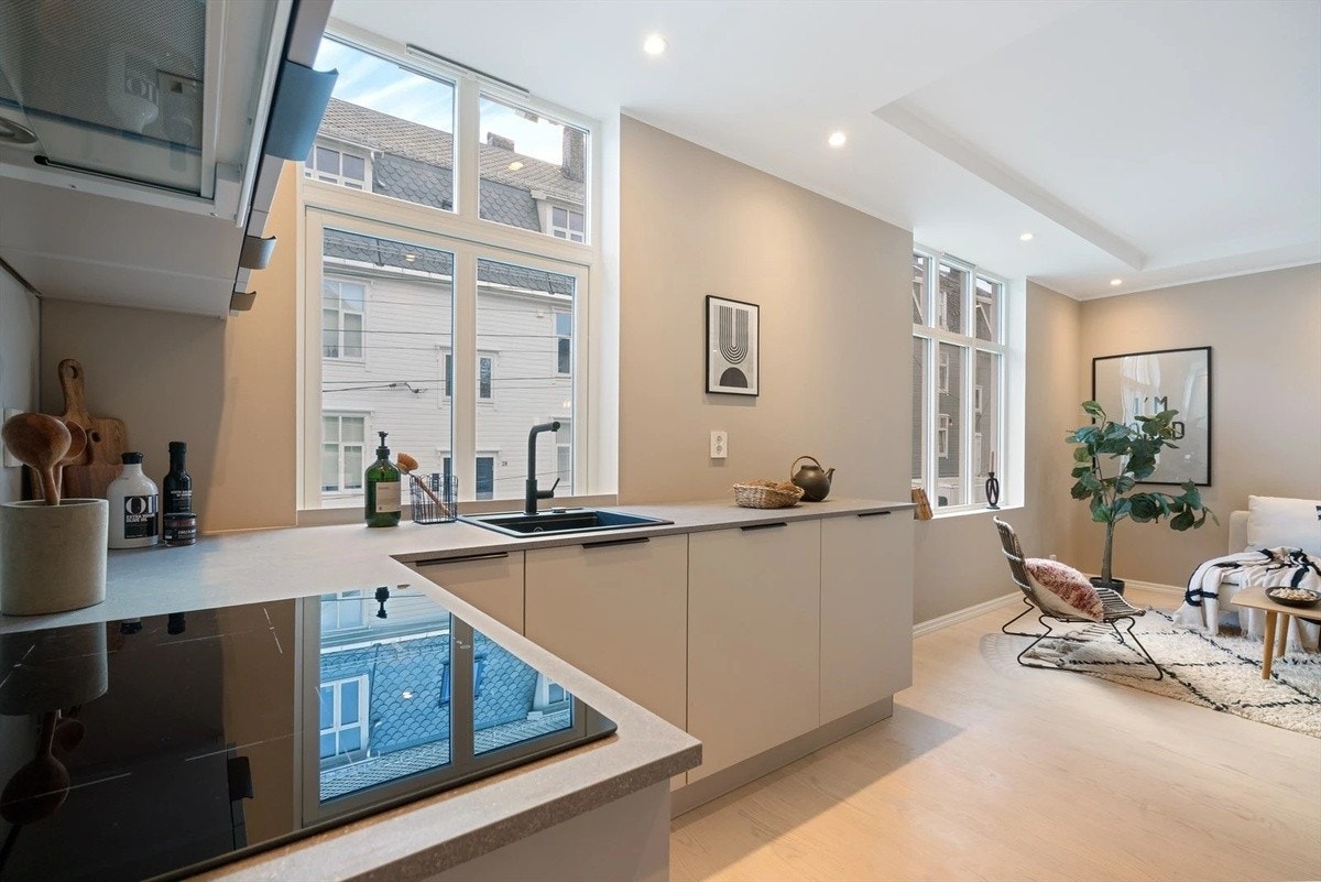 Kjøkken med integrerte hvitevarer Galleribilde