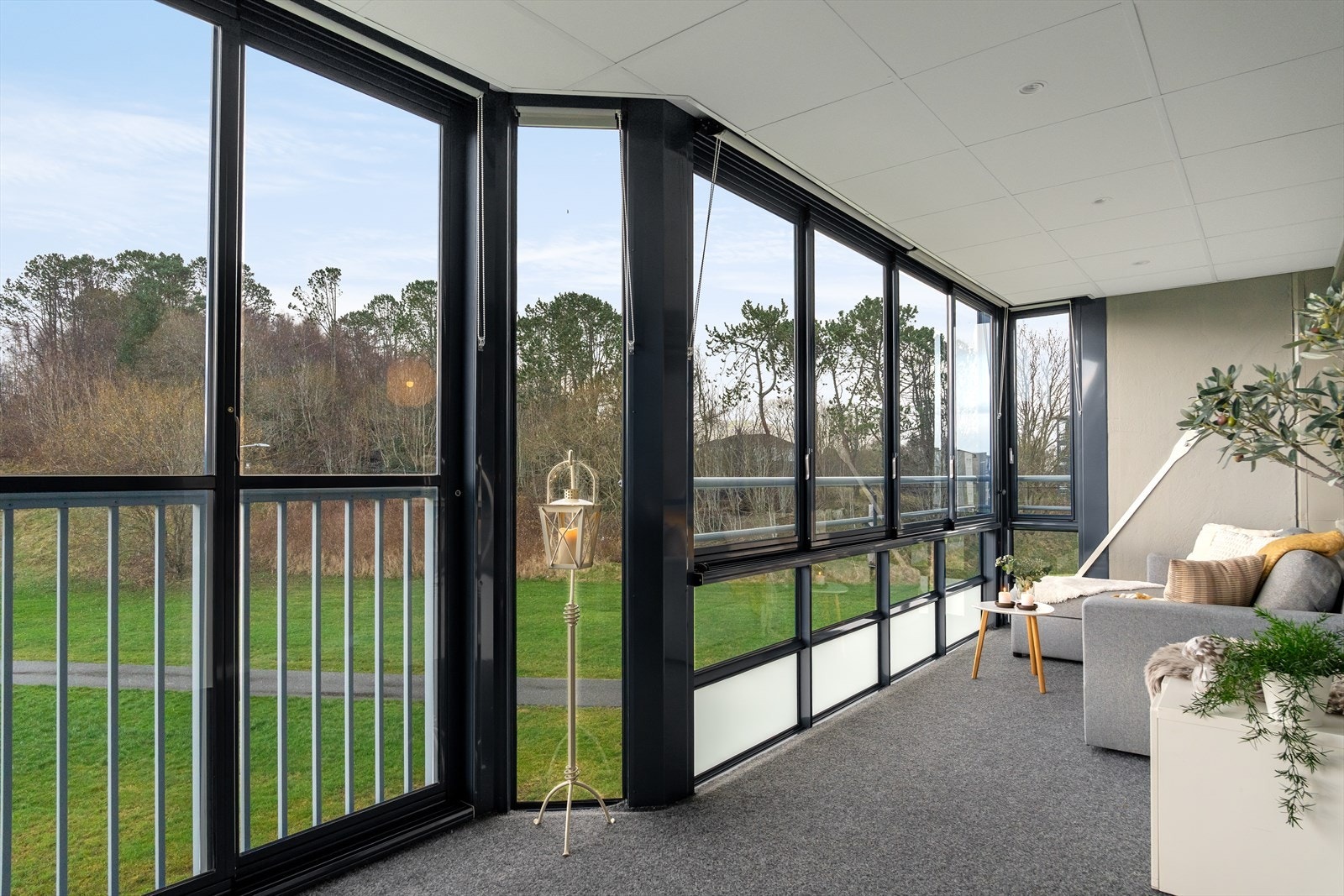 God plass til sittegruppe til glede for store og små. Galleribilde