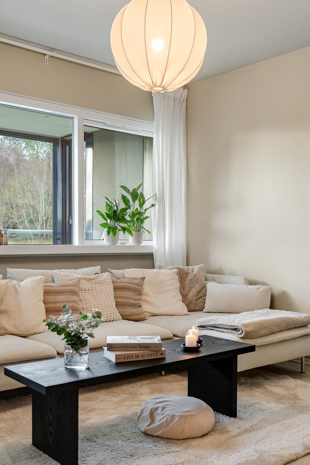 God plass til sofagruppe. Galleribilde