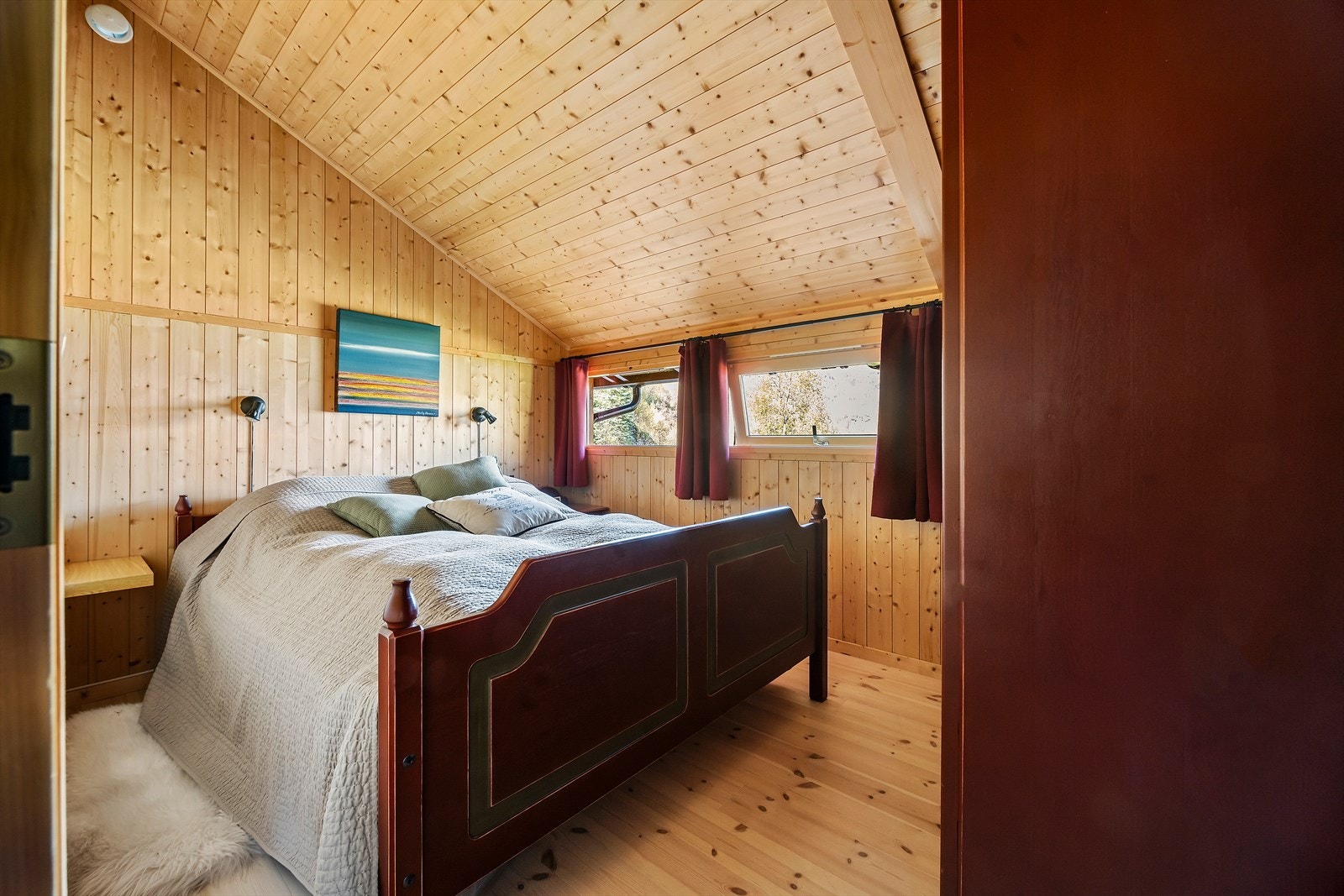 Soverom 1 med garderobeskap Galleribilde