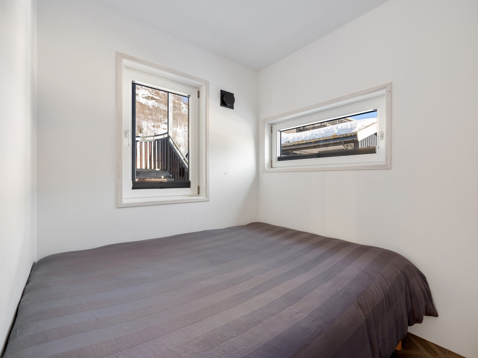 Soverom nr 2 med dobbeltseng for de voksne. Galleribilde