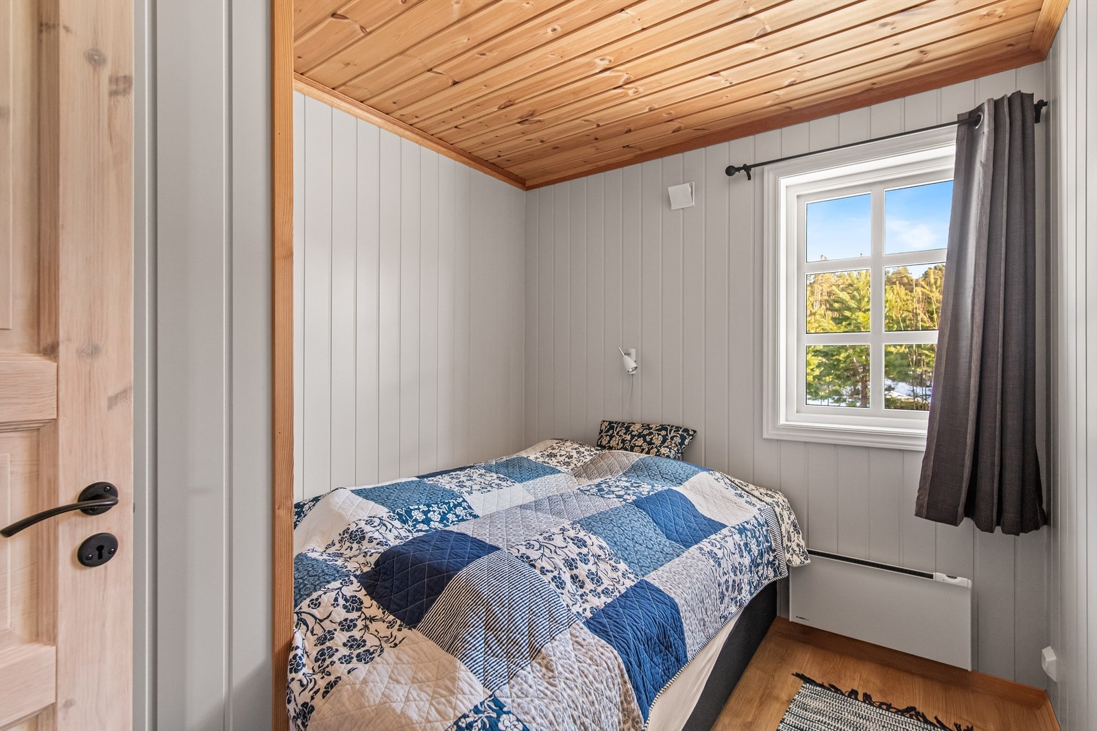 Det er totalt 10 sengeplasser i hytten, slik det er møblert idag Galleribilde