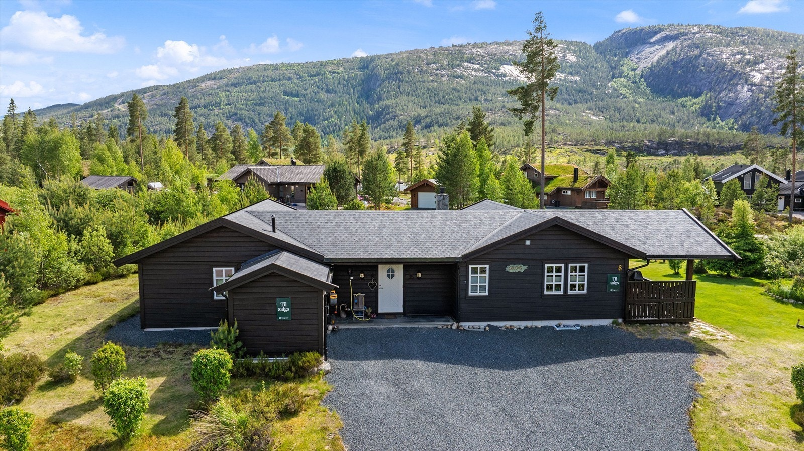 Kort vei til både alpint, langrenn, turområder, golf, bading og fiske! Galleribilde