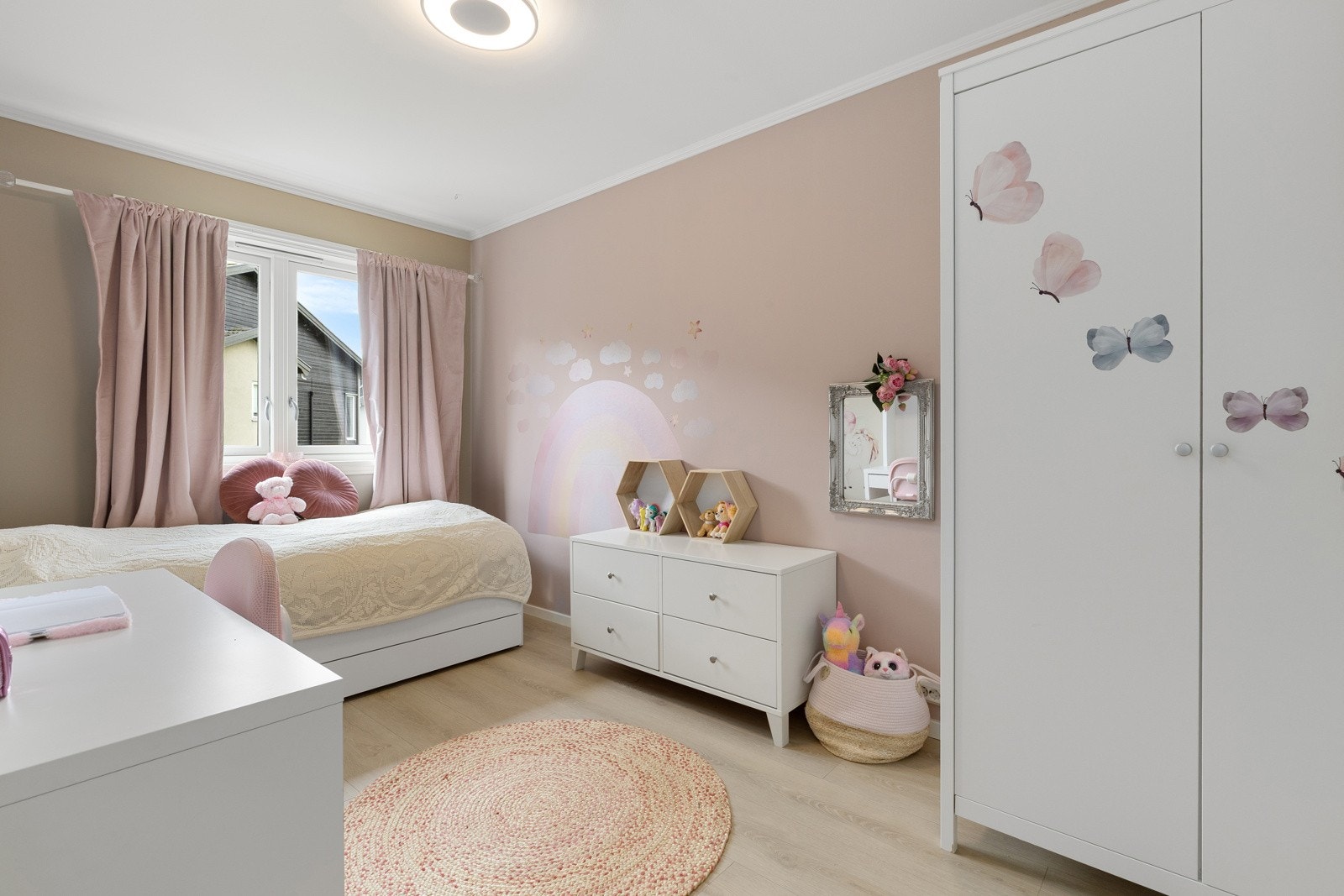 De øvrige soverommene egner seg godt som barnerom, gjesterom eller hjemmekontor. Galleribilde