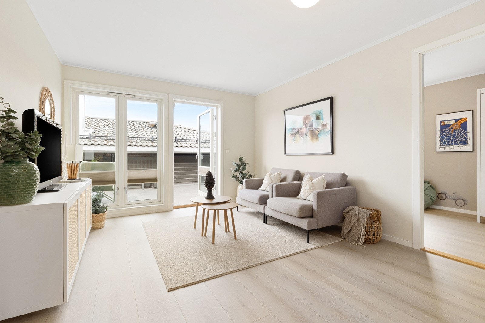 I boligens andre etasje finner du en egen TV-stue som egner seg godt som et ekstra oppholdsrom for både store og små. Galleribilde