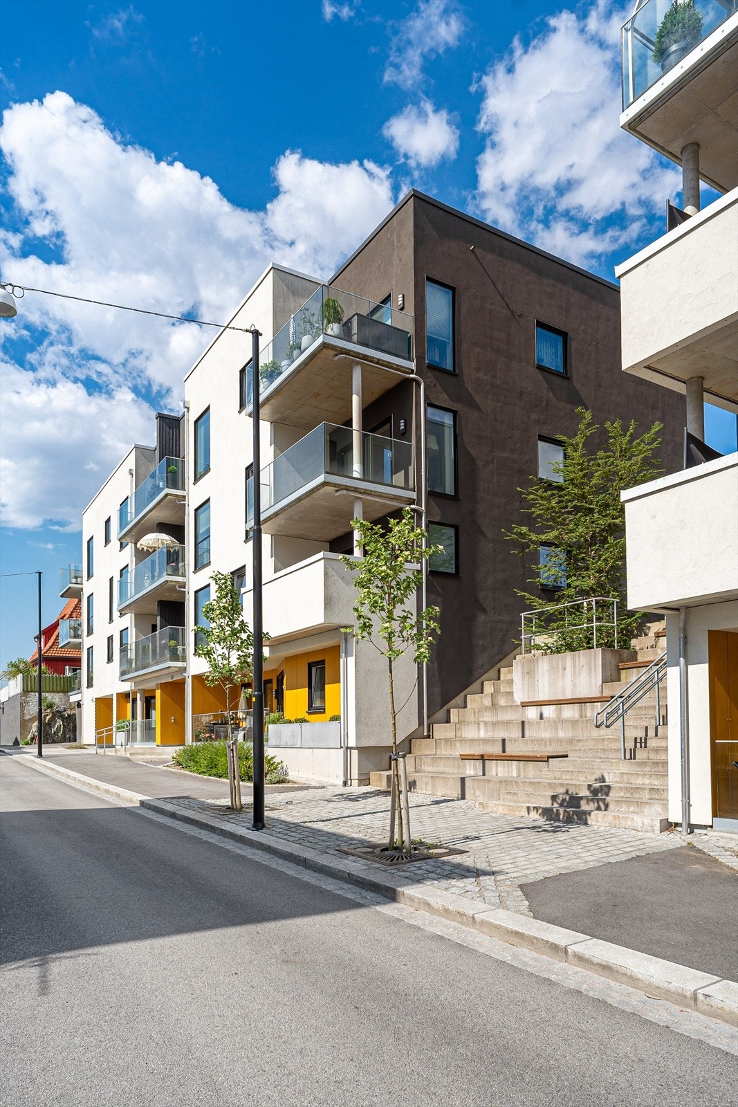 Velkommen til Kirkegata 201 -Særdeles trivelig beliggenhet i nyopprustet gate nord i sentrum, bestående av en fin miks av gammel og ny bebyggelse. Galleribilde