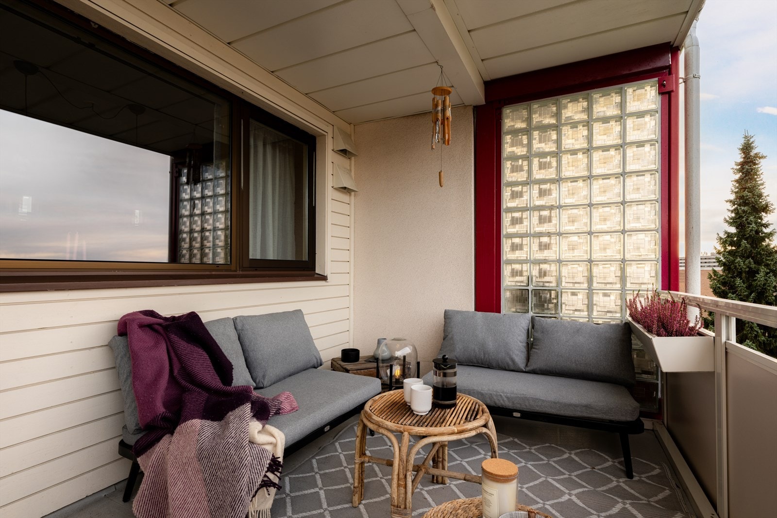 En ekstra stue store deler av vår- og sommerhalvåret. Galleribilde