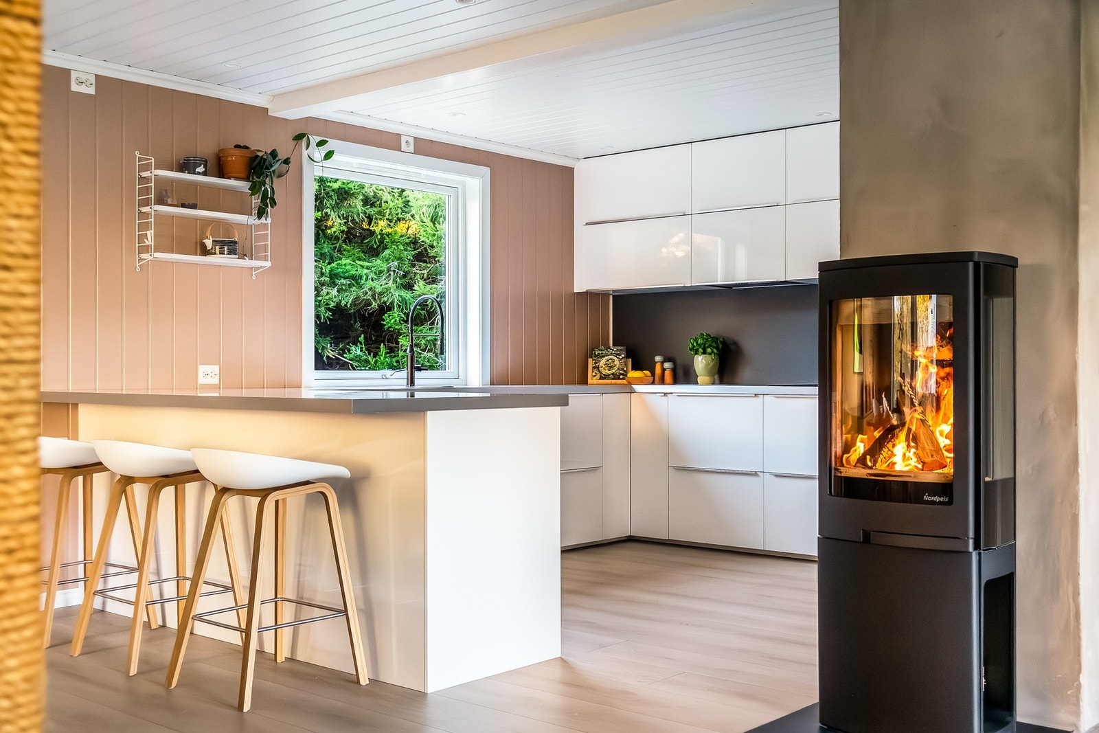 Fine og moderne farger. Galleribilde