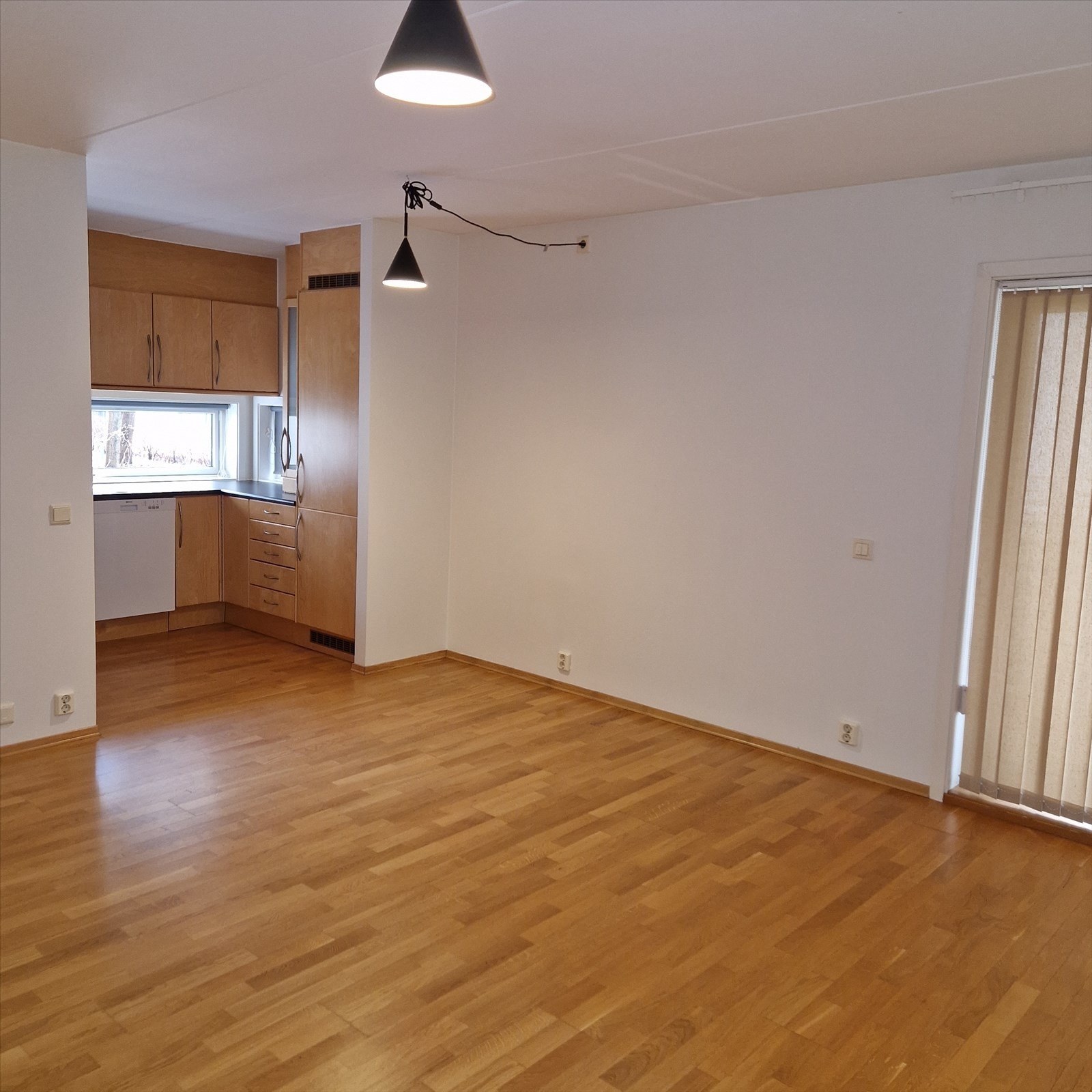 Åpen løsning mellom stue og kjøkken Galleribilde