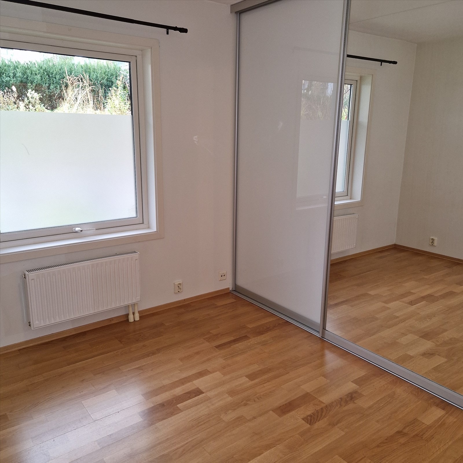 God garderobeplass på soverommet Galleribilde