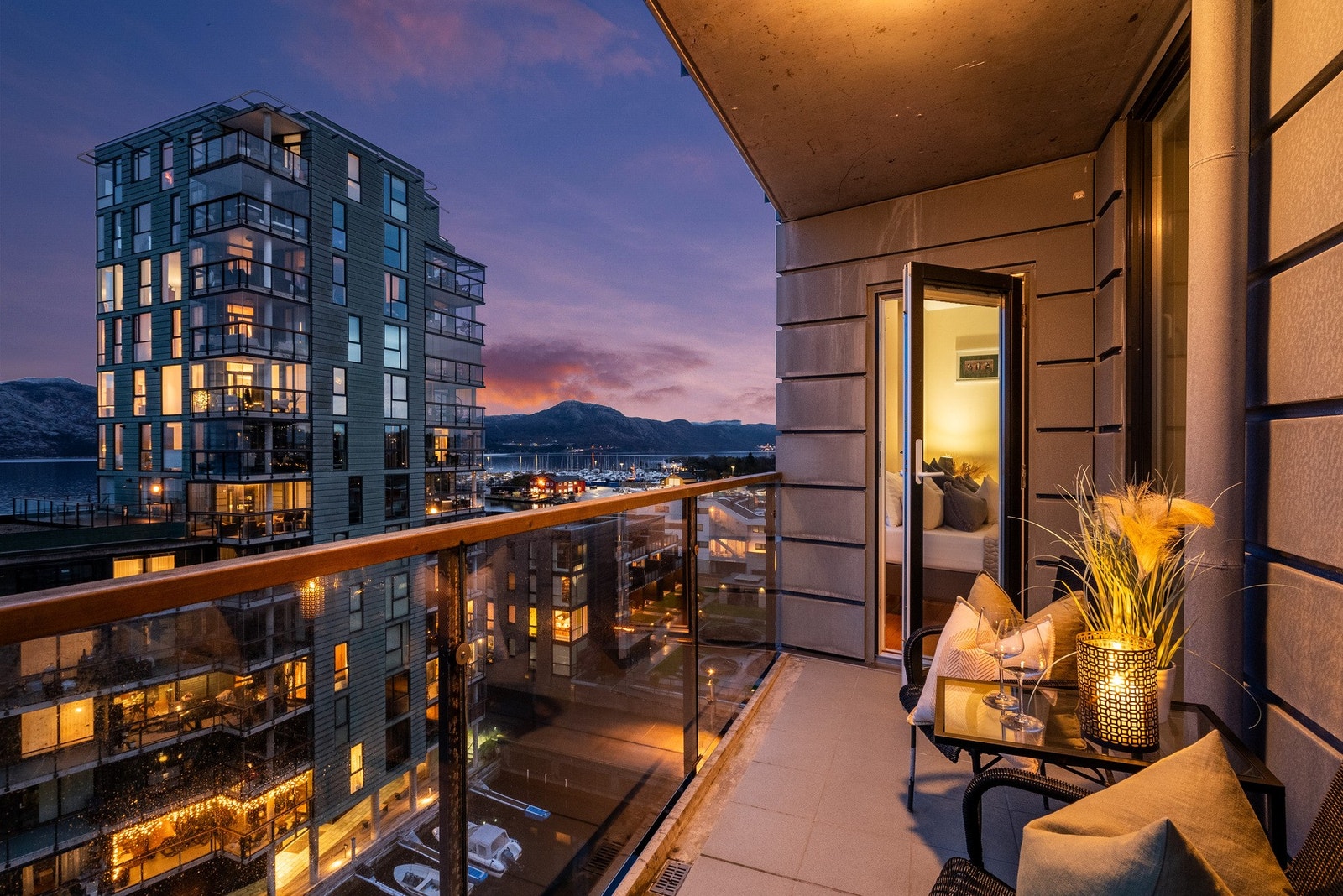 EIE | Kveldsbilde Galleribilde