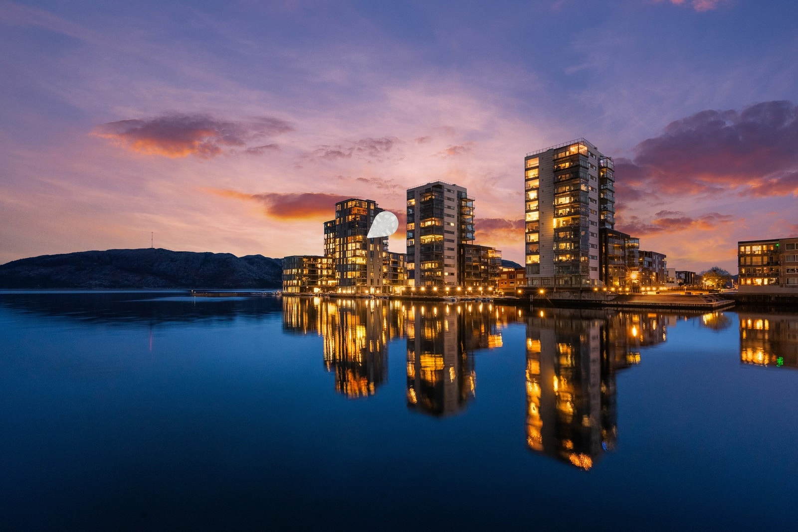 Dette er en lys, innholdsrik og gjennomført leilighet med høy standard. En sjelden mulighet for den kvalitetsbevisste. Galleribilde