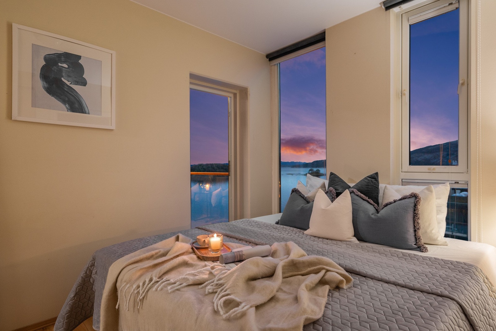 EIE | Kveldsbilde Galleribilde