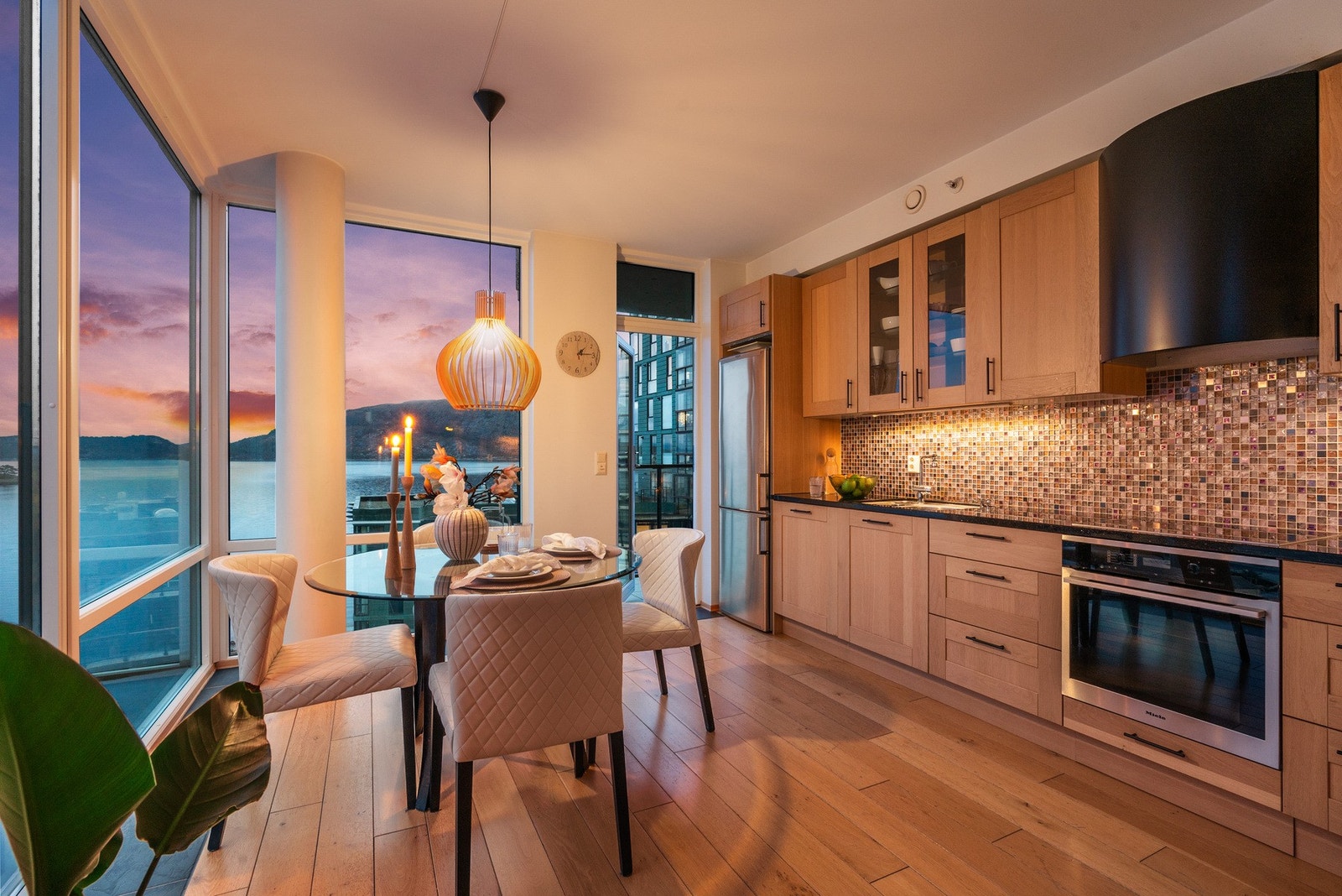 EIE | Kveldsbilde Galleribilde