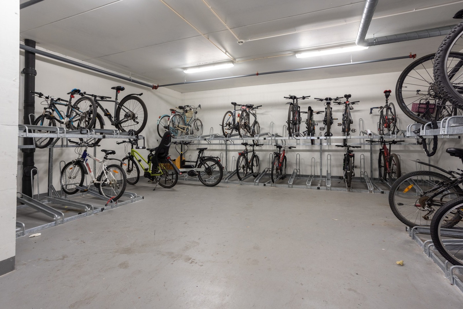 Sameiet har flere praktiske sykkelparkeringer. Galleribilde