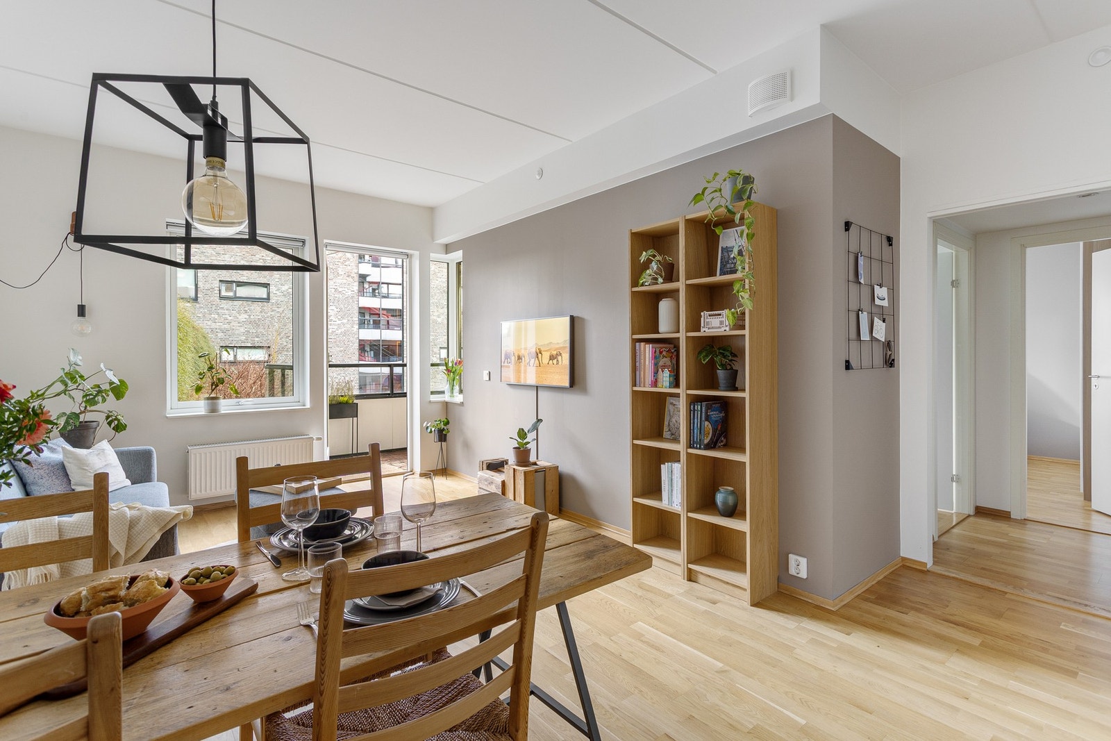 Freserveien 35 er en moderne 3-roms selveier fra 2016 med flott beliggenhet i Kværnerbyen terasse. Galleribilde