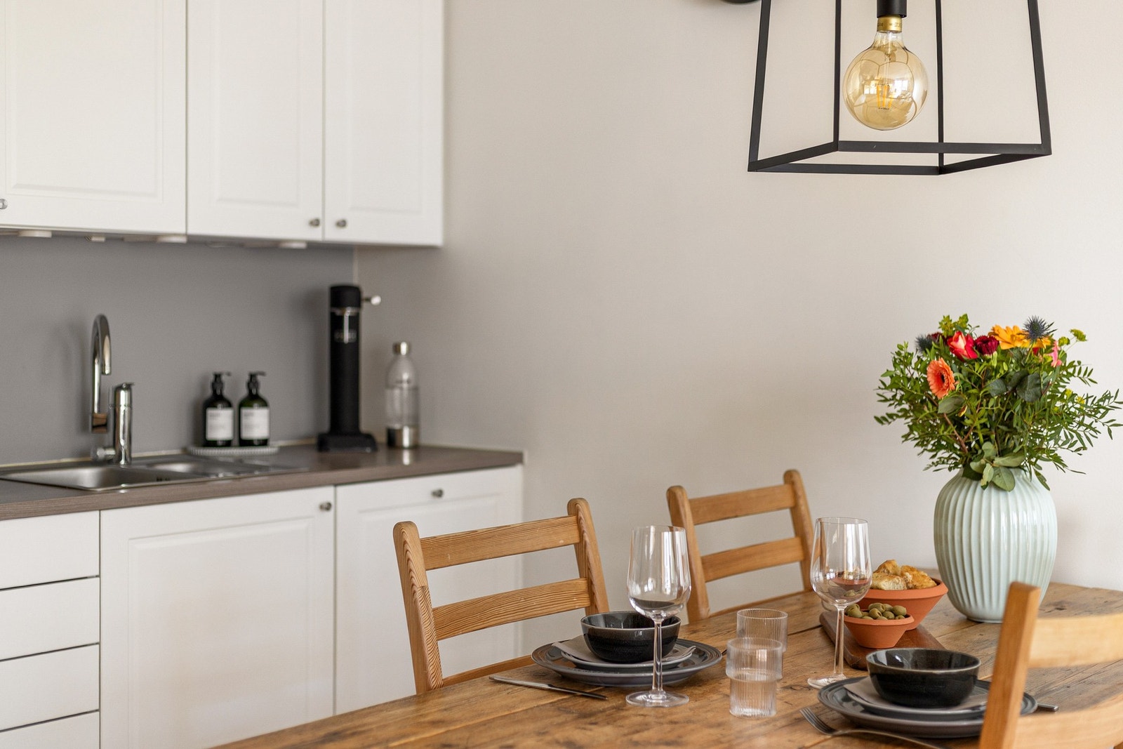 Her ligger alt tilrette for en fantastisk helaften med familie og venner. Galleribilde