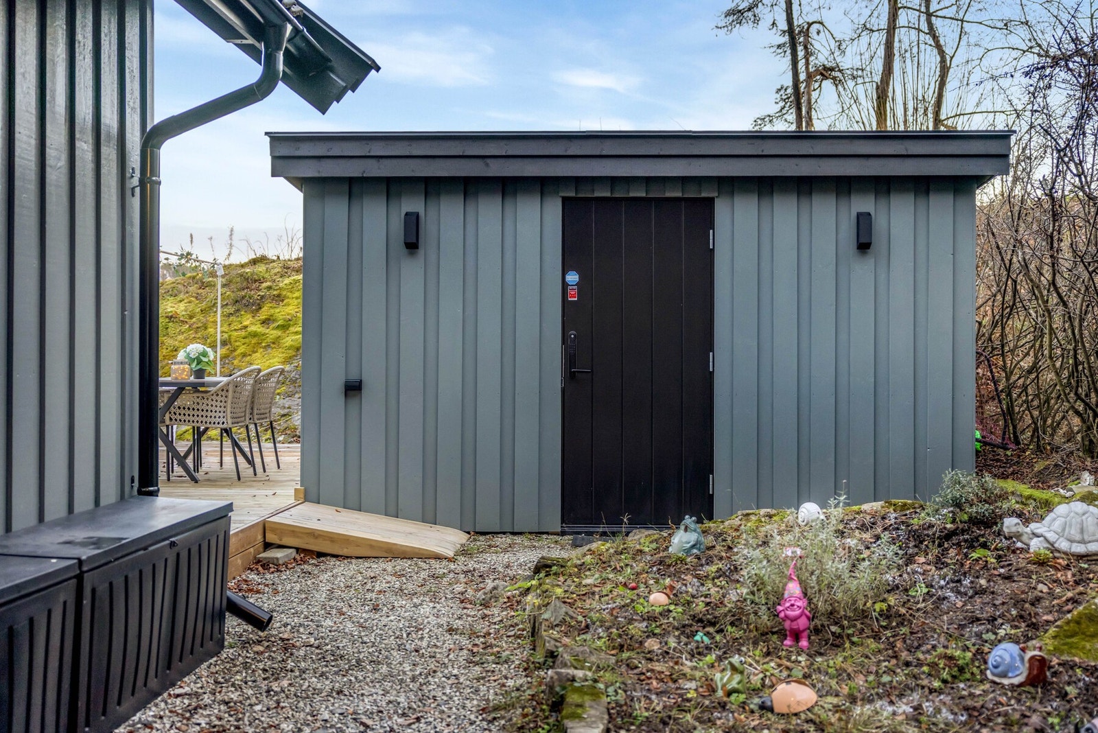 Isolert utebod(2024) med skjult el-anlegg og et godt areal på ca. 9 kvm. Galleribilde