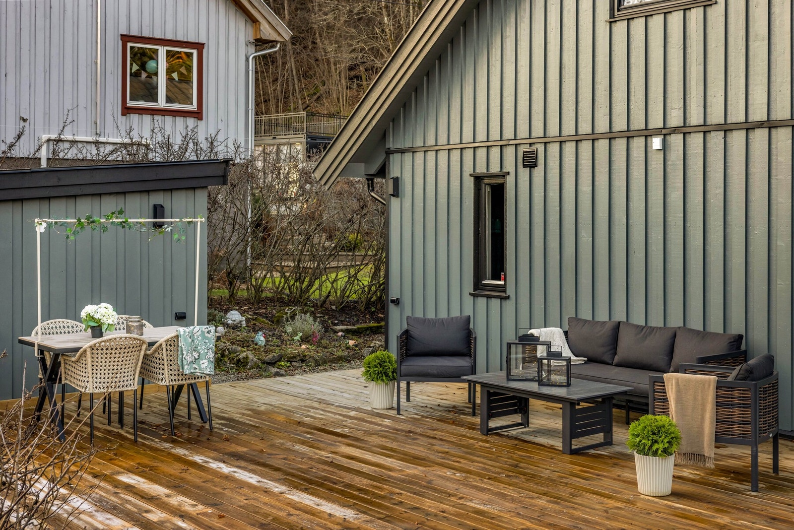 Velkommen til en flott oppusset enebolig; et et nydelig familiehjem med store uteområder. Galleribilde