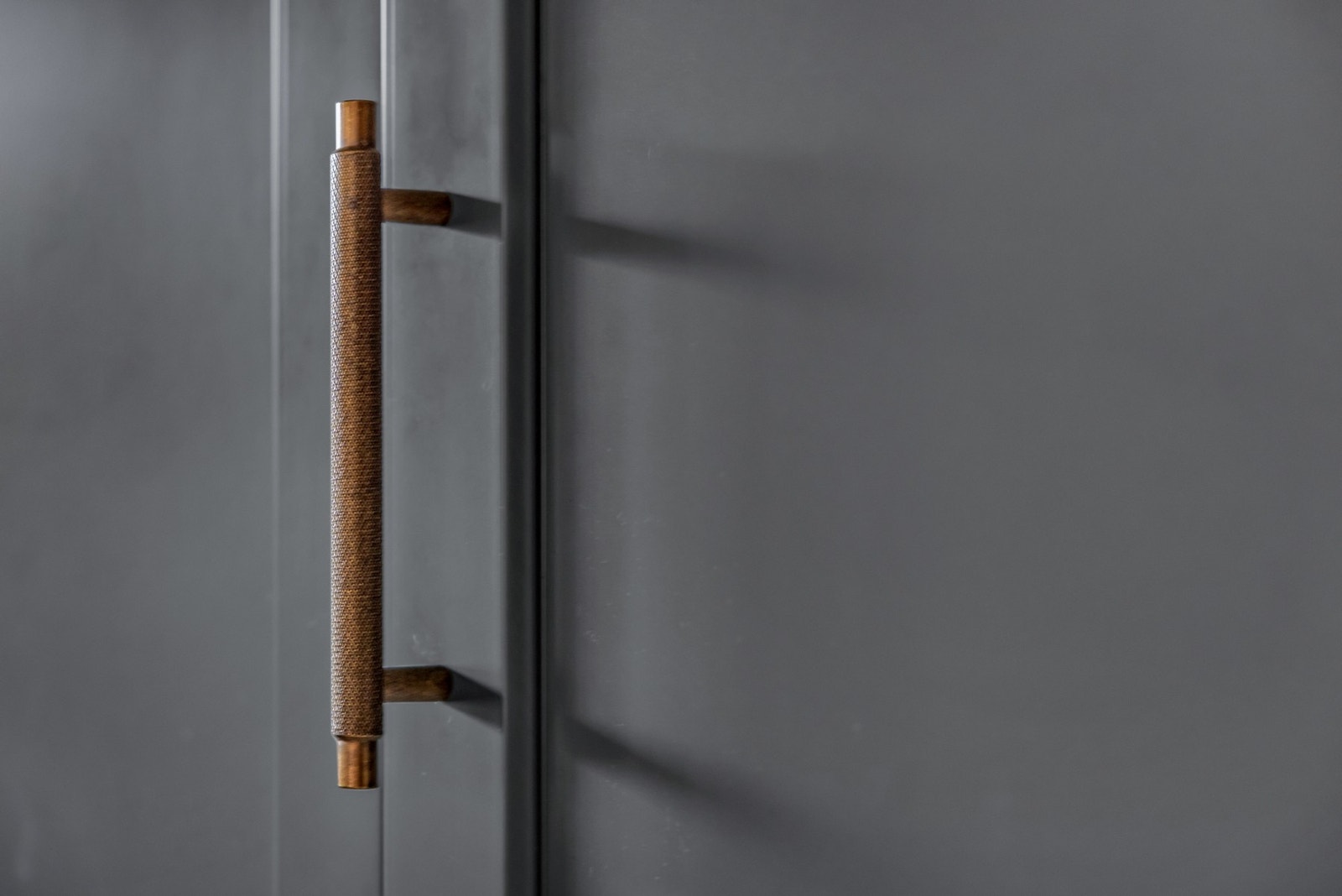 Kjøkkenet er topp moderne med vakre farger og lekre detaljer. Galleribilde