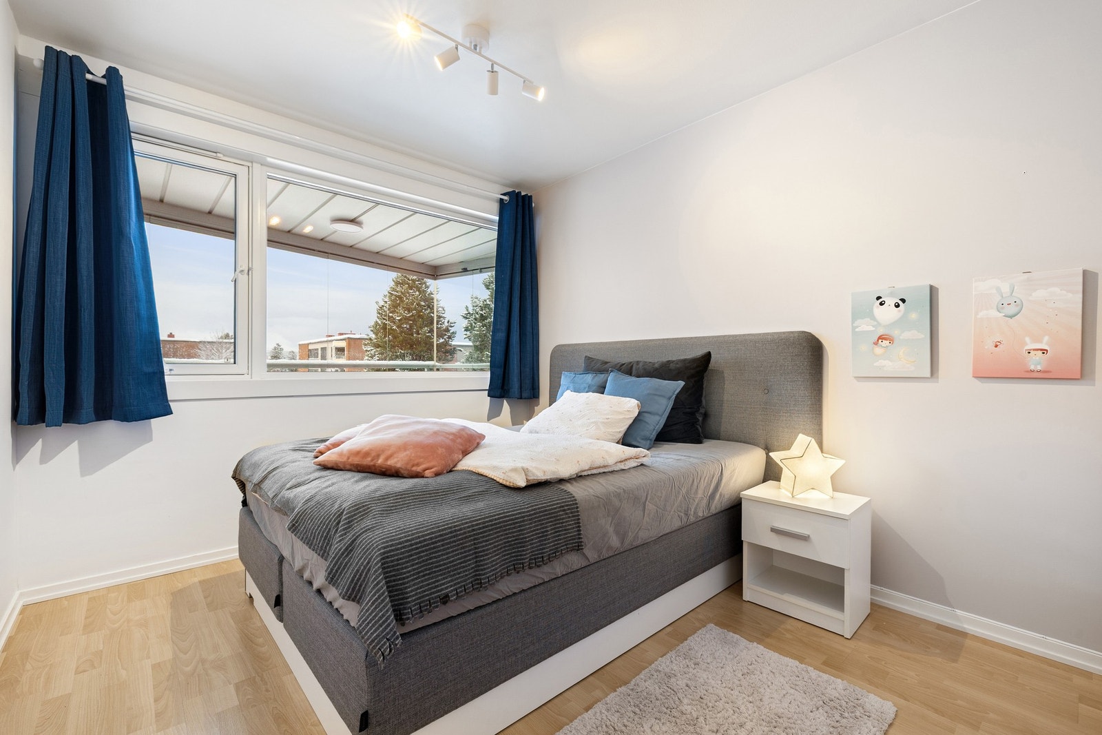 Soverom på ca. 10,5 kvm. Galleribilde