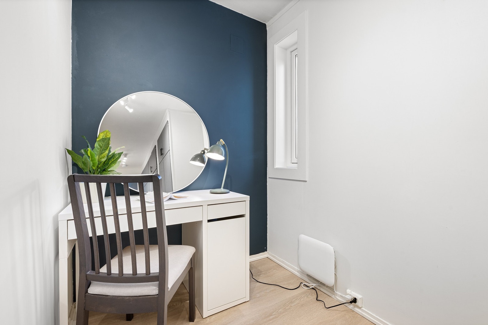 Kontorhjørne. Flere velger å flytte vegg til venstre lengre inn på soverom 2 og etablere et ekstra rom med egen dør her. Galleribilde