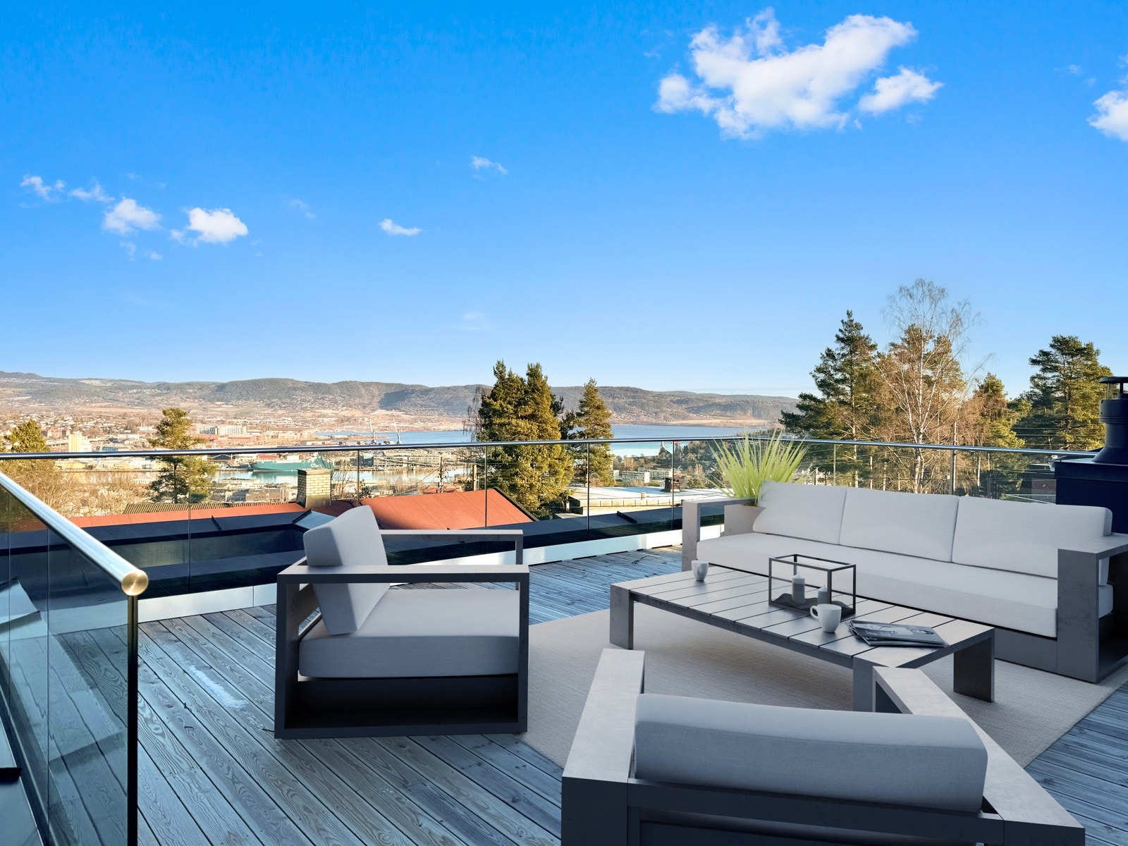 Usjenert 44 kvm takterrasse med rekkverk i glass | adkomst til terrassen via utvendig flott vindeltrapp fra hovedetasjen Galleribilde