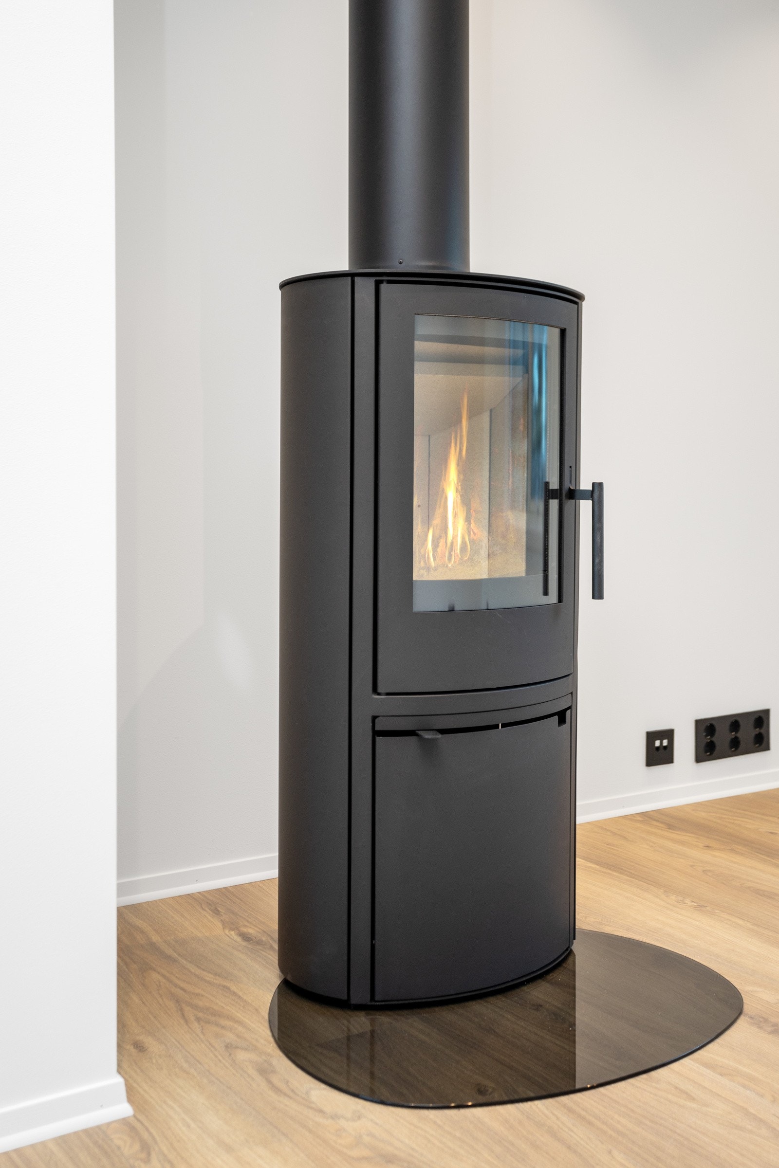 Detaljfoto peis i stue Galleribilde