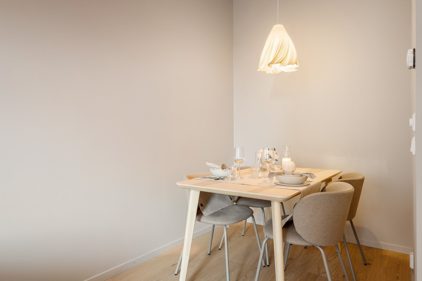 Og dette er et perfekt område for spisebord! Galleribilde