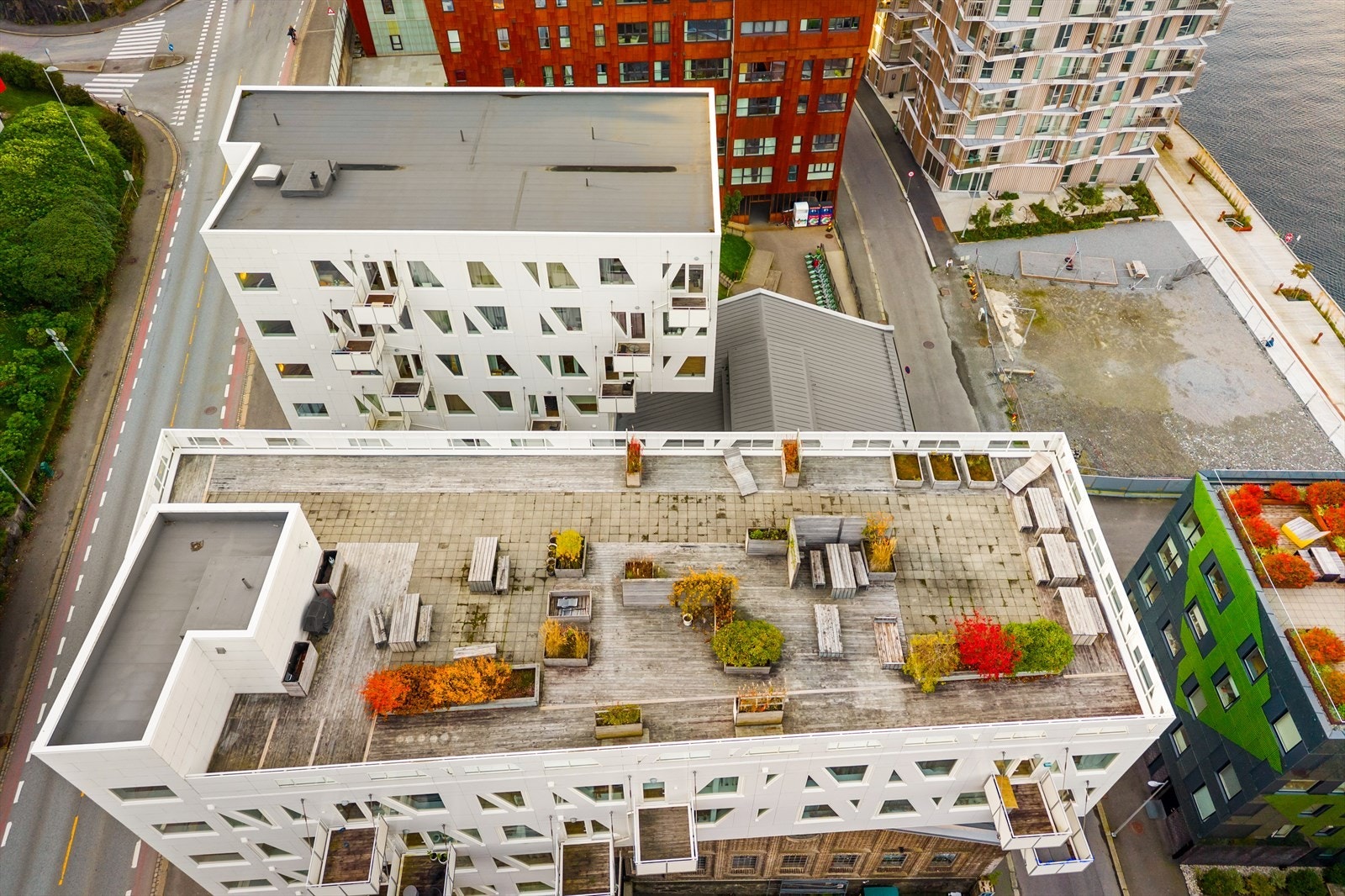 Ellers har sameiet to store takterrasser! Galleribilde