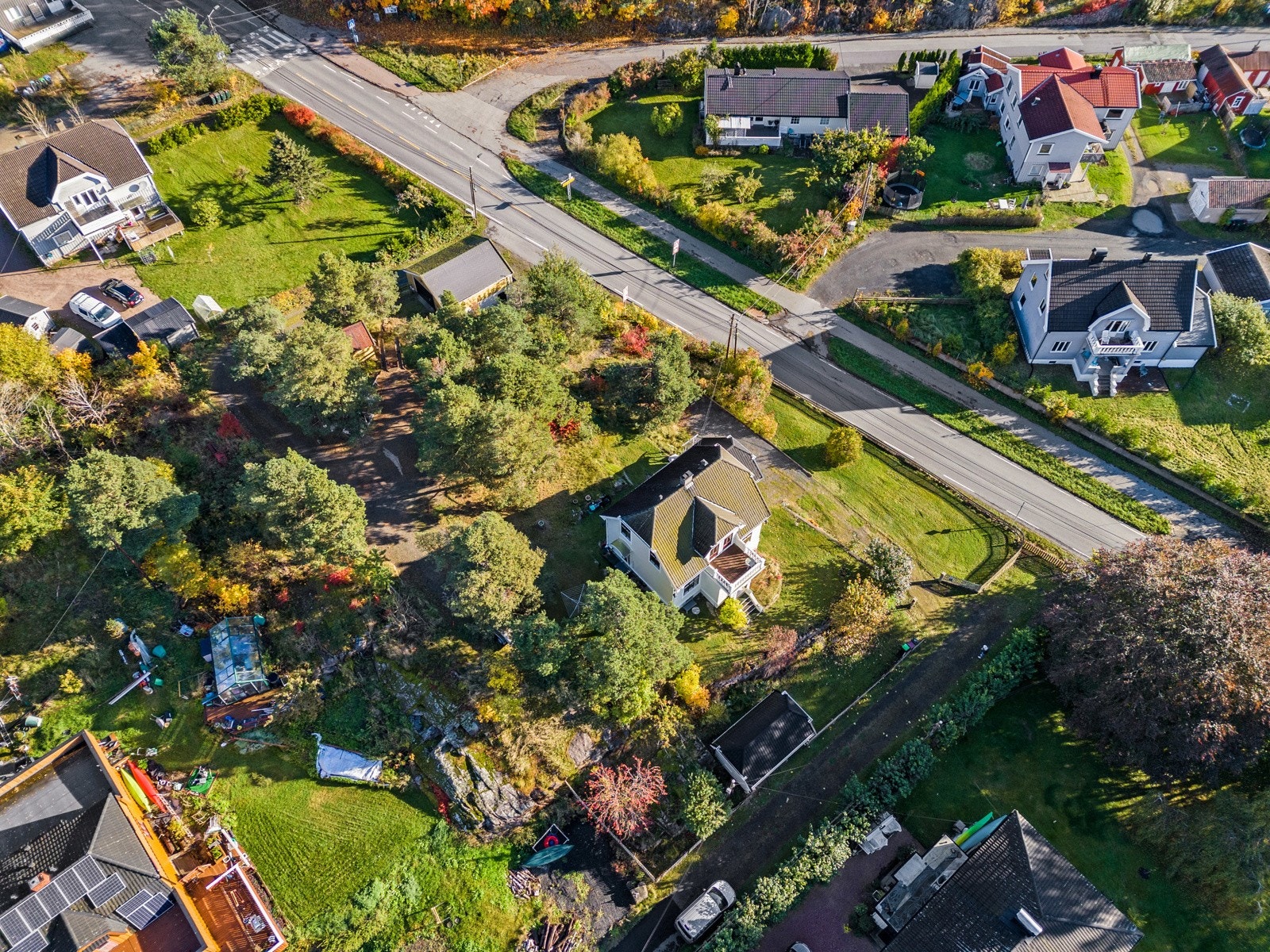 Dronebilde av eiendommen. Galleribilde