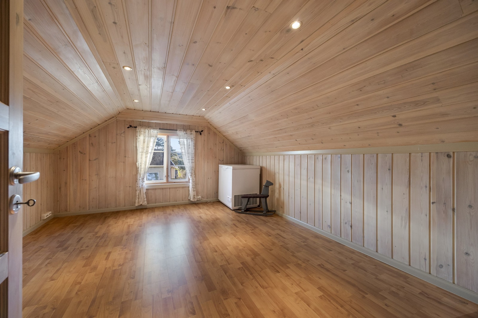 Loft over garasjen - Rommet er godkjent som bod. Galleribilde