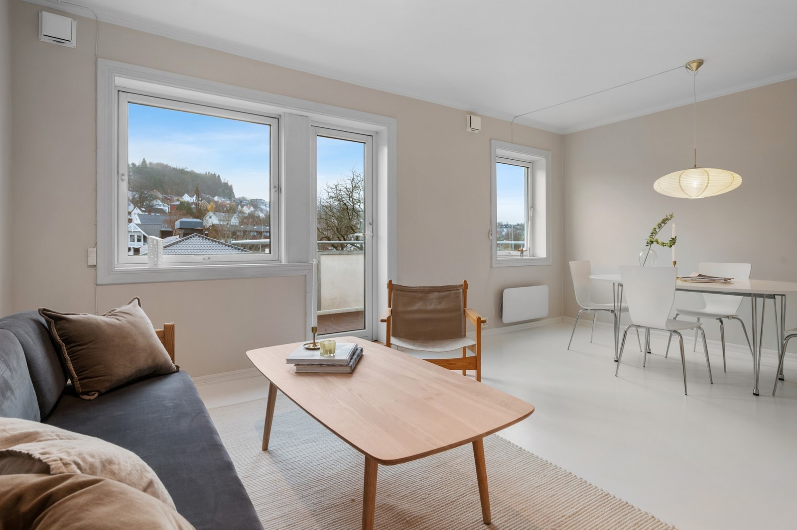 Leiligheten ligger meget fint til i 4. etasjen i bygget. Galleribilde