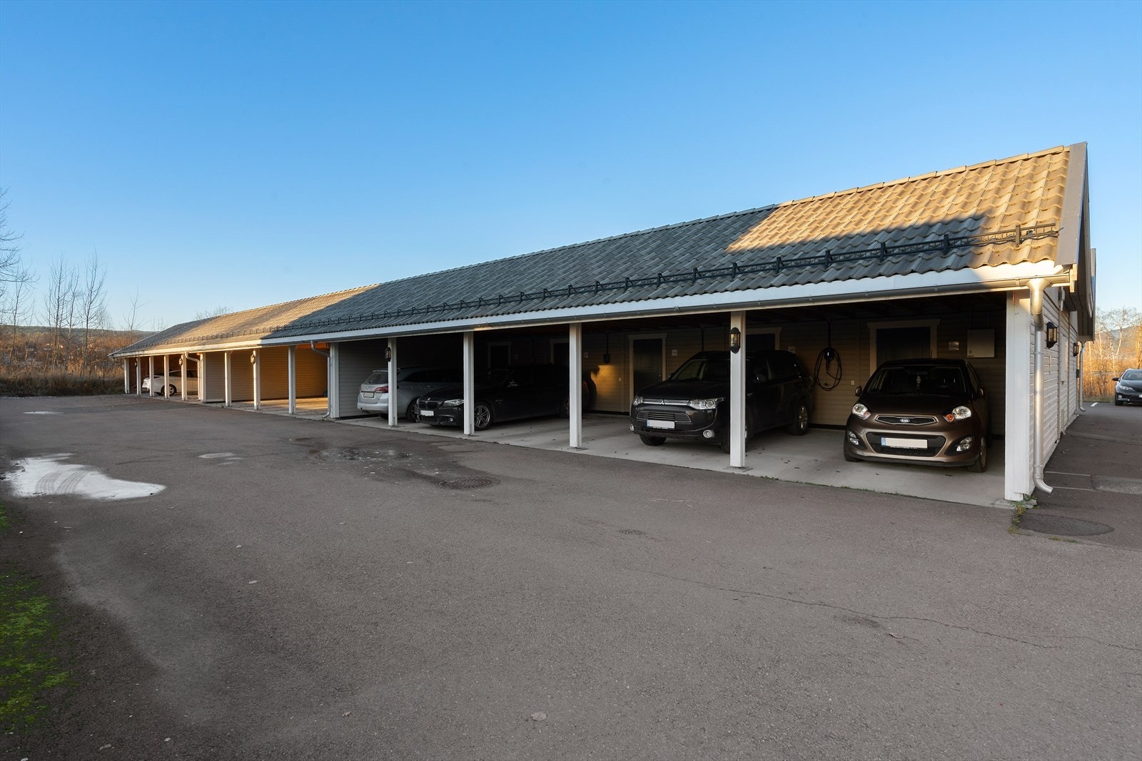 Det medfølger egen sportsbod og carport til leiligheten. Galleribilde